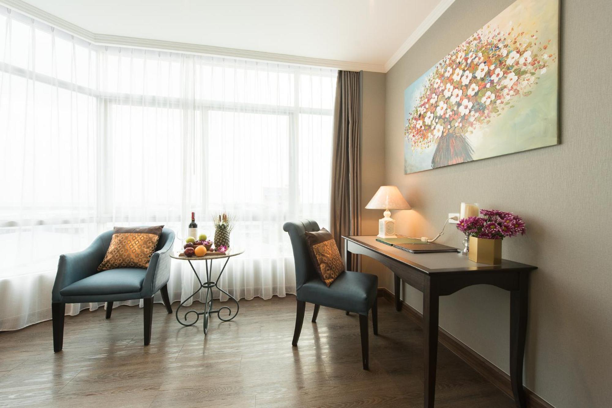 Deluxe King Room