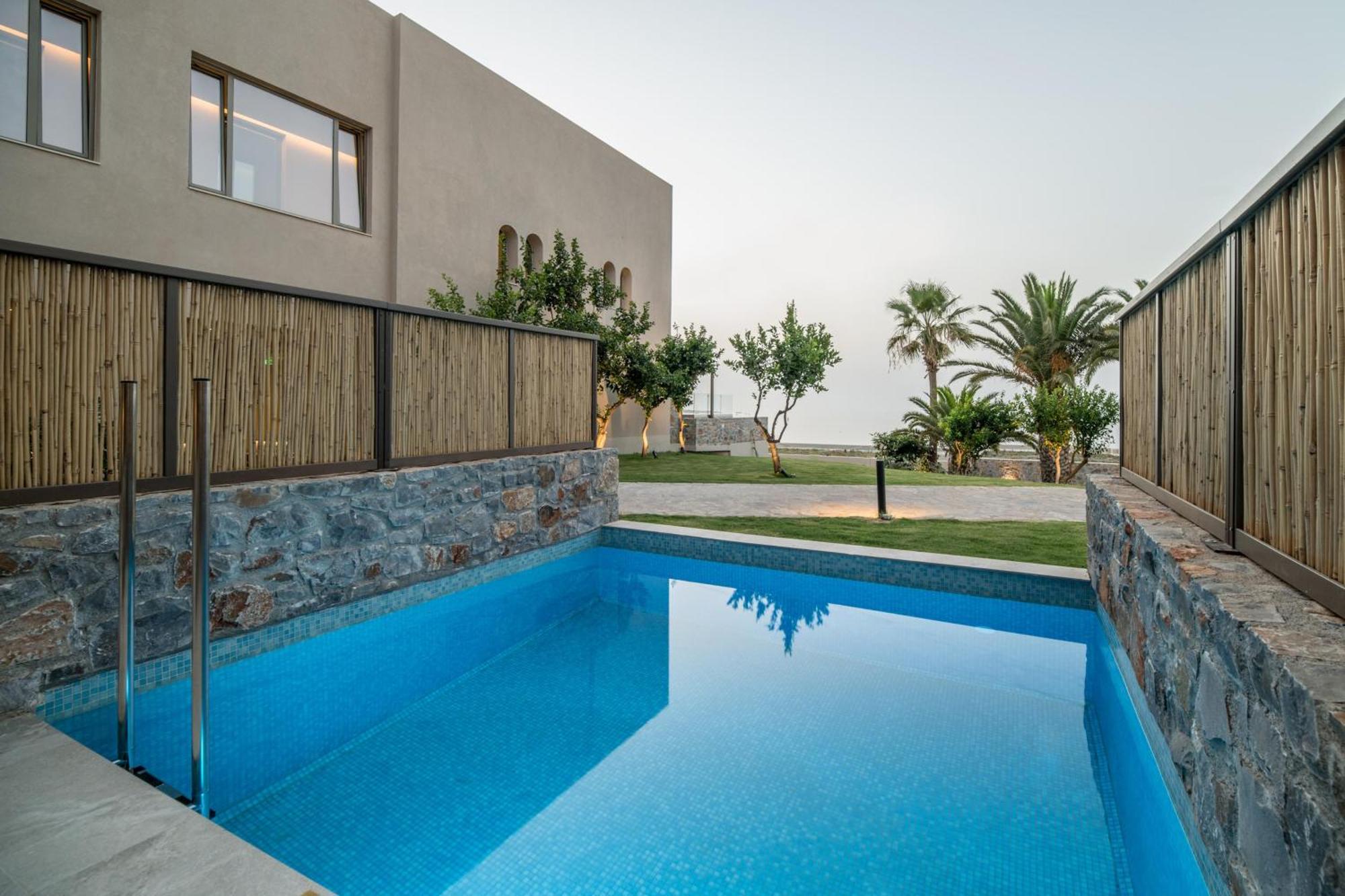 Classic Zimmer mit Meerblick und eigenem Pool