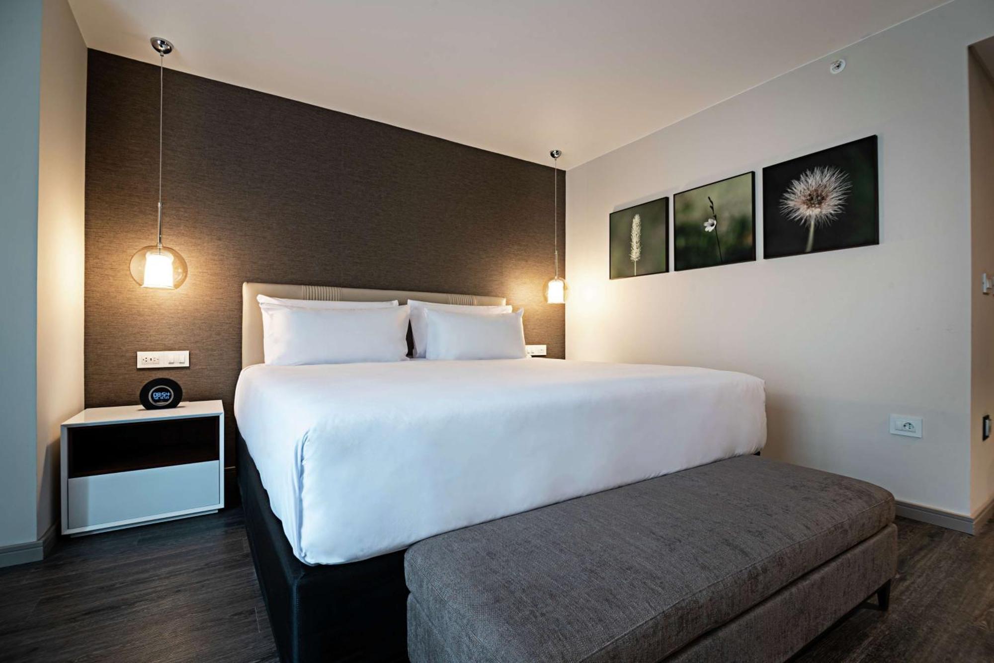 Deluxe King Room River View