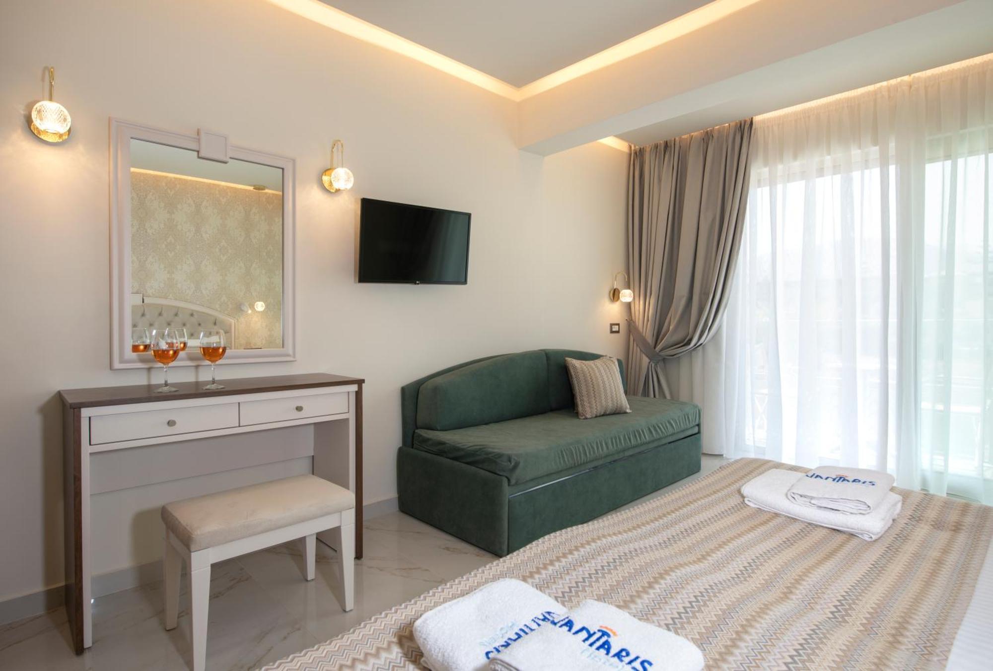 Superior double room side sea view,1553773150:JPEG