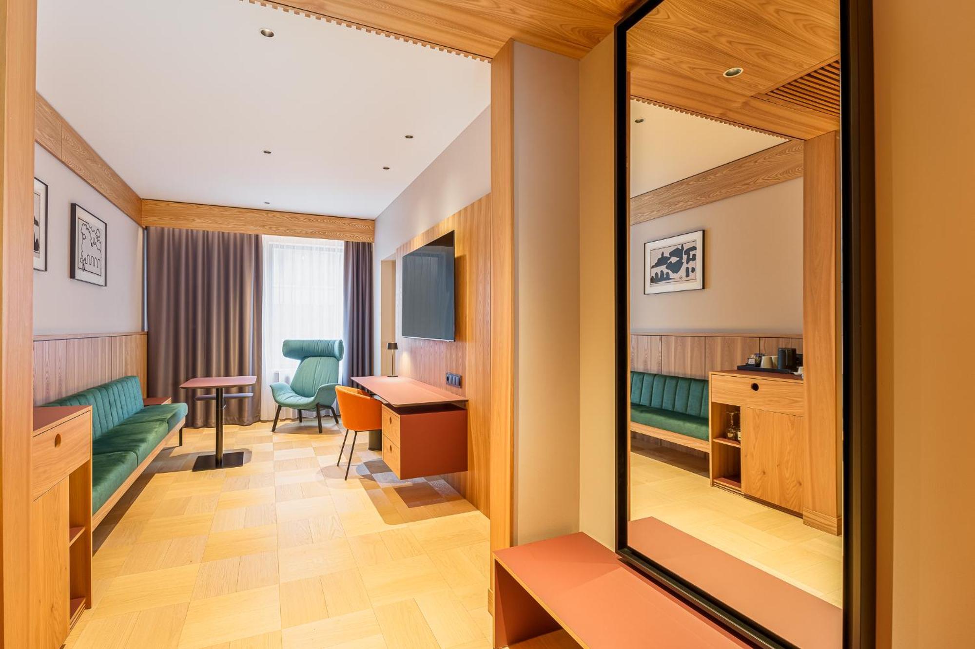 Junior Suite,1571588180:JPEG