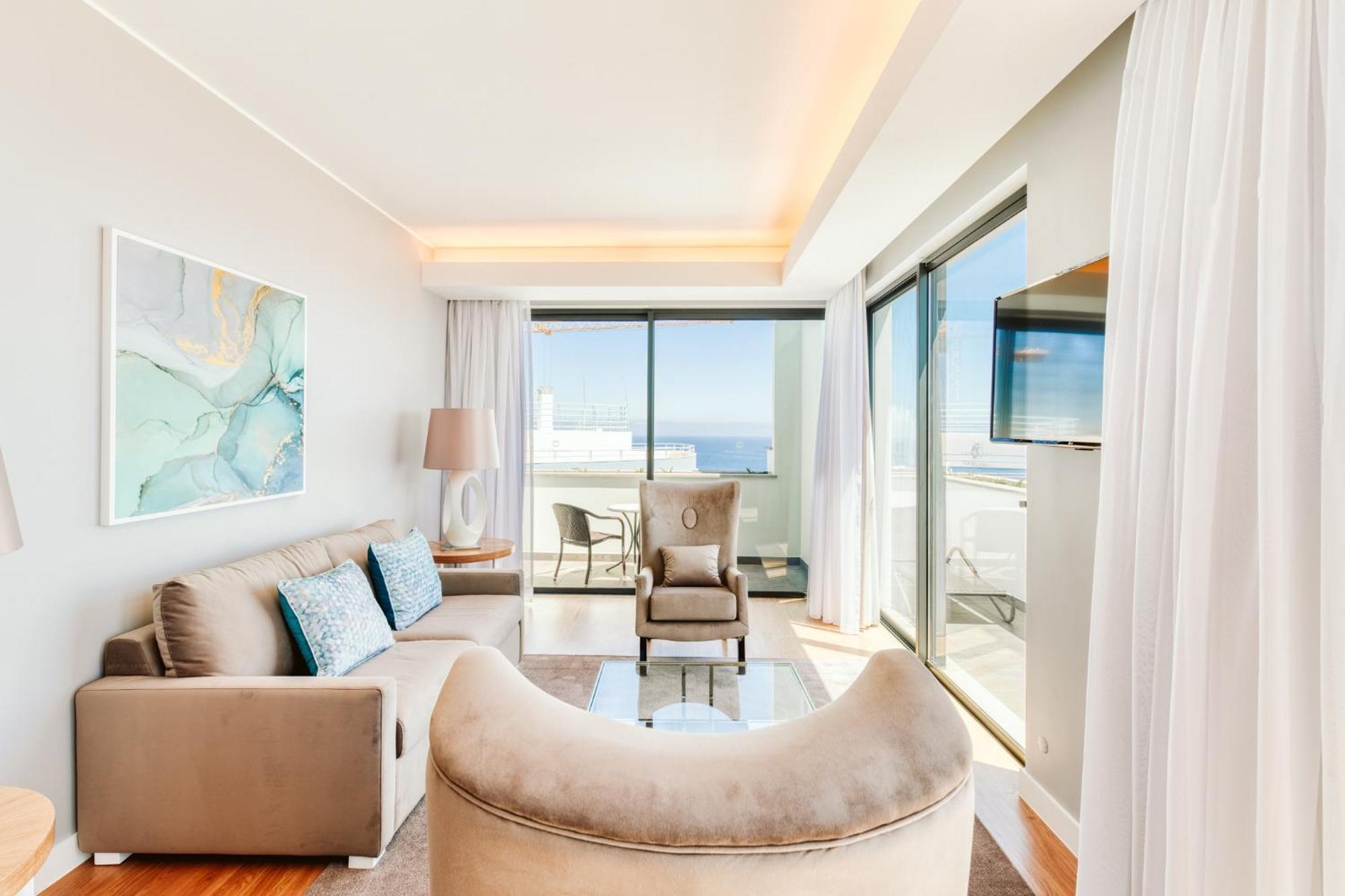 Premium Suite with Sea View