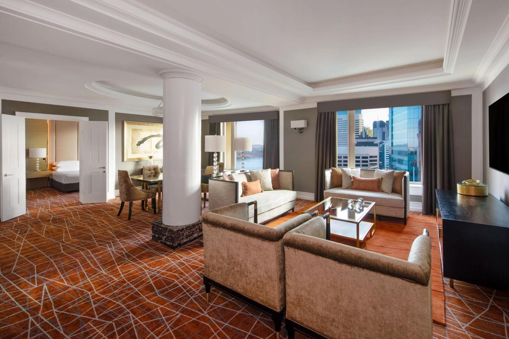 Executive Level, 1 Bedroom Presidential Suite, 1 King, River View, High Floor, Whirlpool