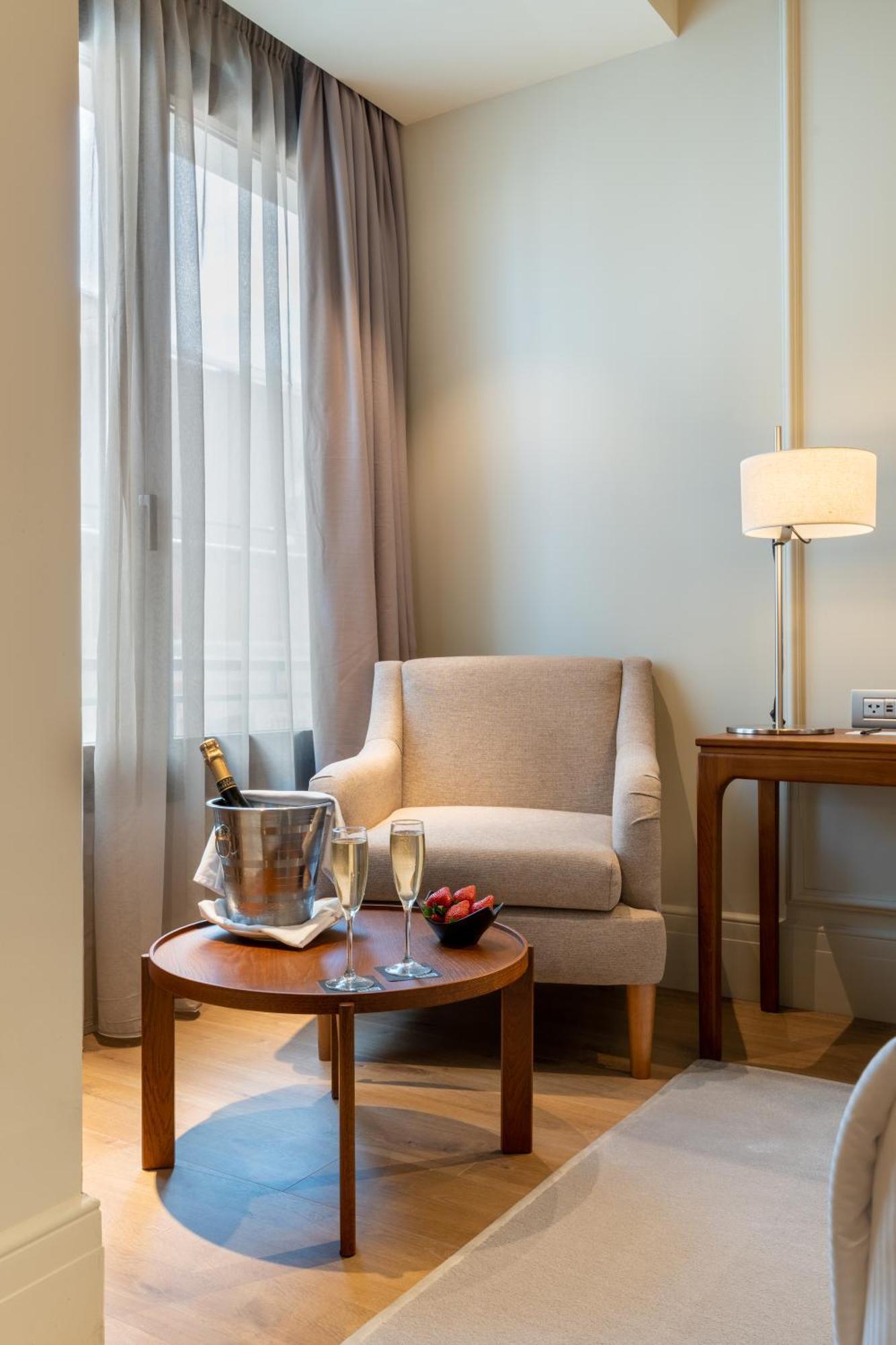 Double or Twin Room with City View