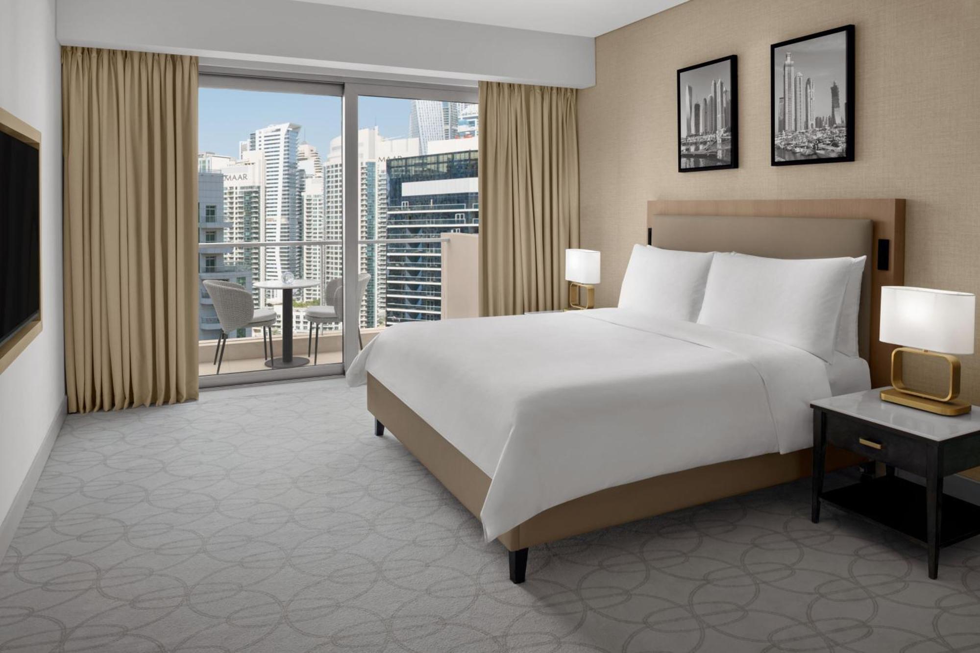 Suite en la torre con vistas a la ciudad, cama extragrande y 1 sofá cama - Planta Club