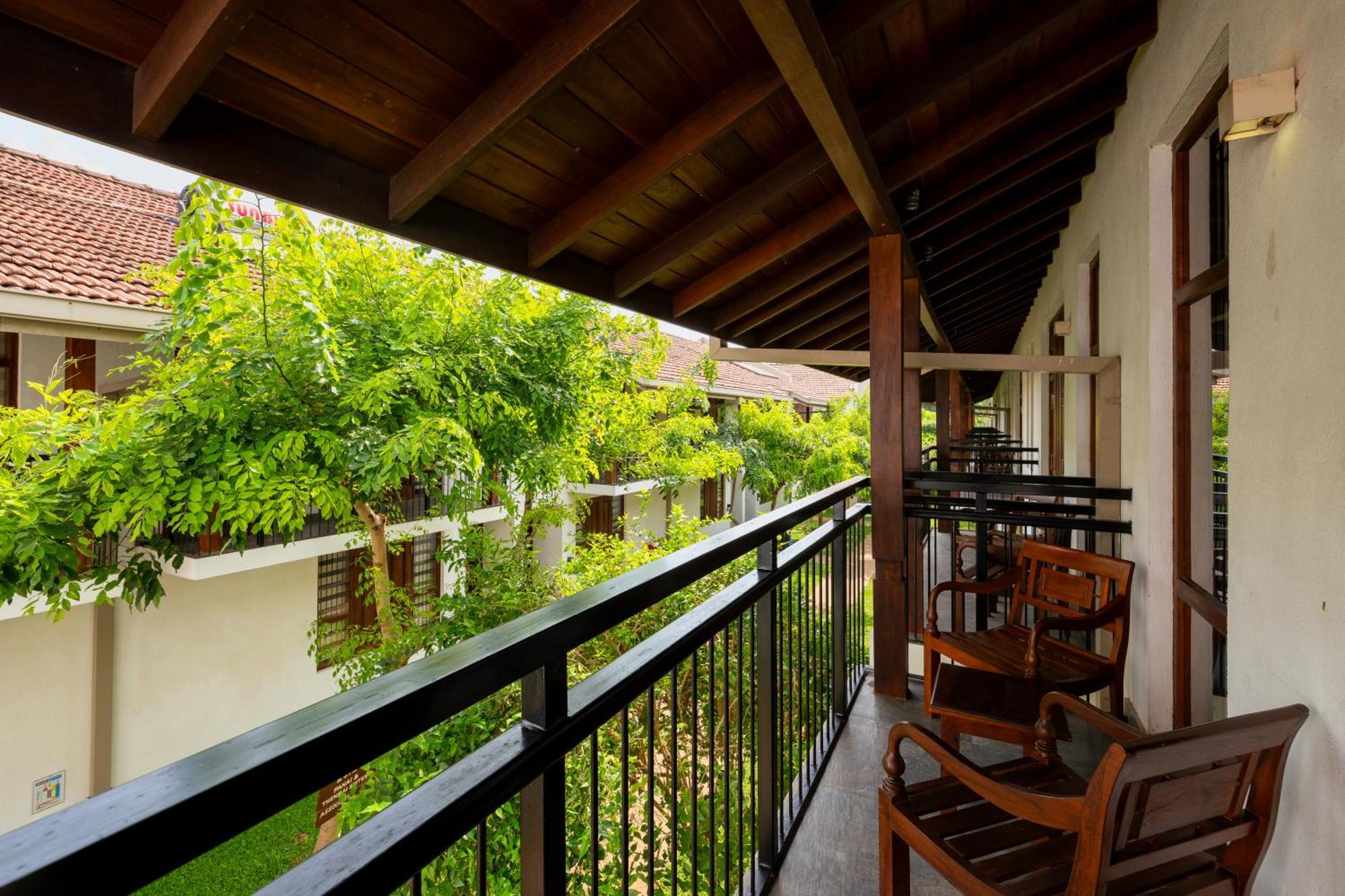 Two-Bedroom Luxury Suite with Jacuzzi, Kitchenette, Balcony & Terrace,1604789012:JPEG