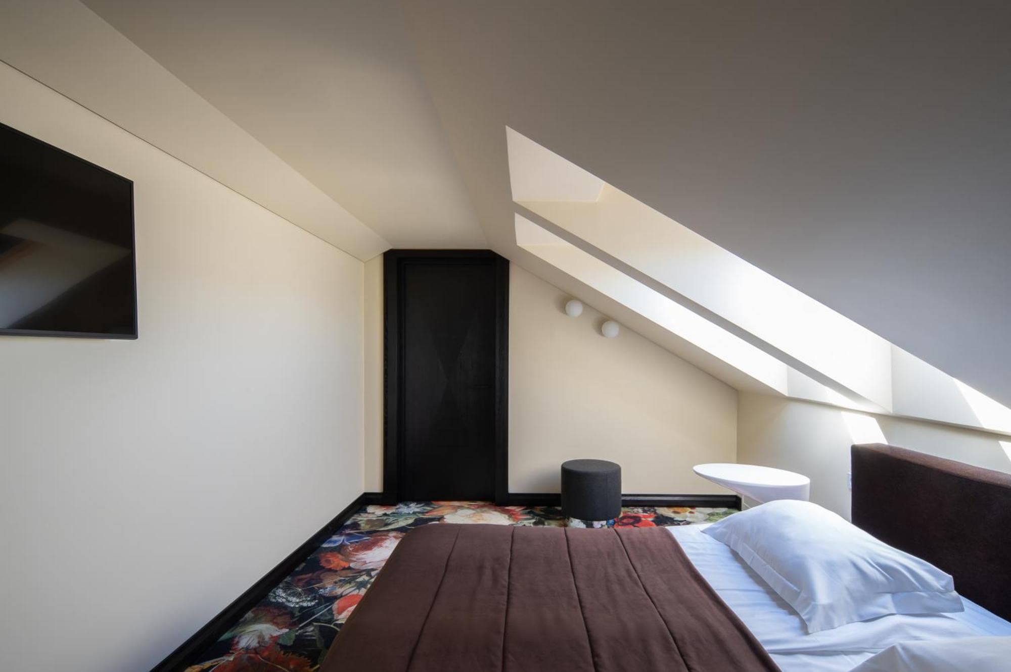 Deluxe Suite,1605441441:JPEG