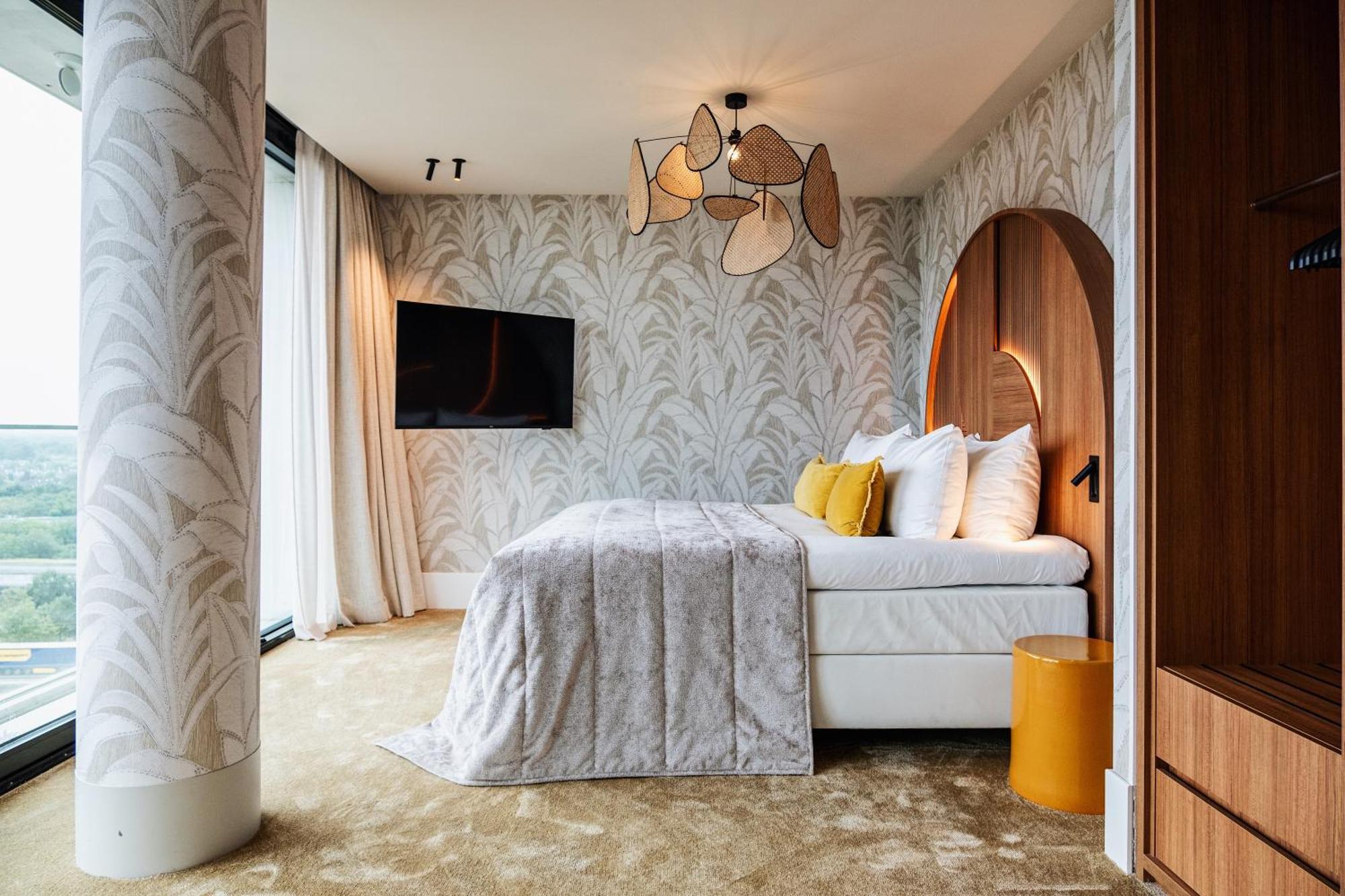 Deluxe Double Room Bath