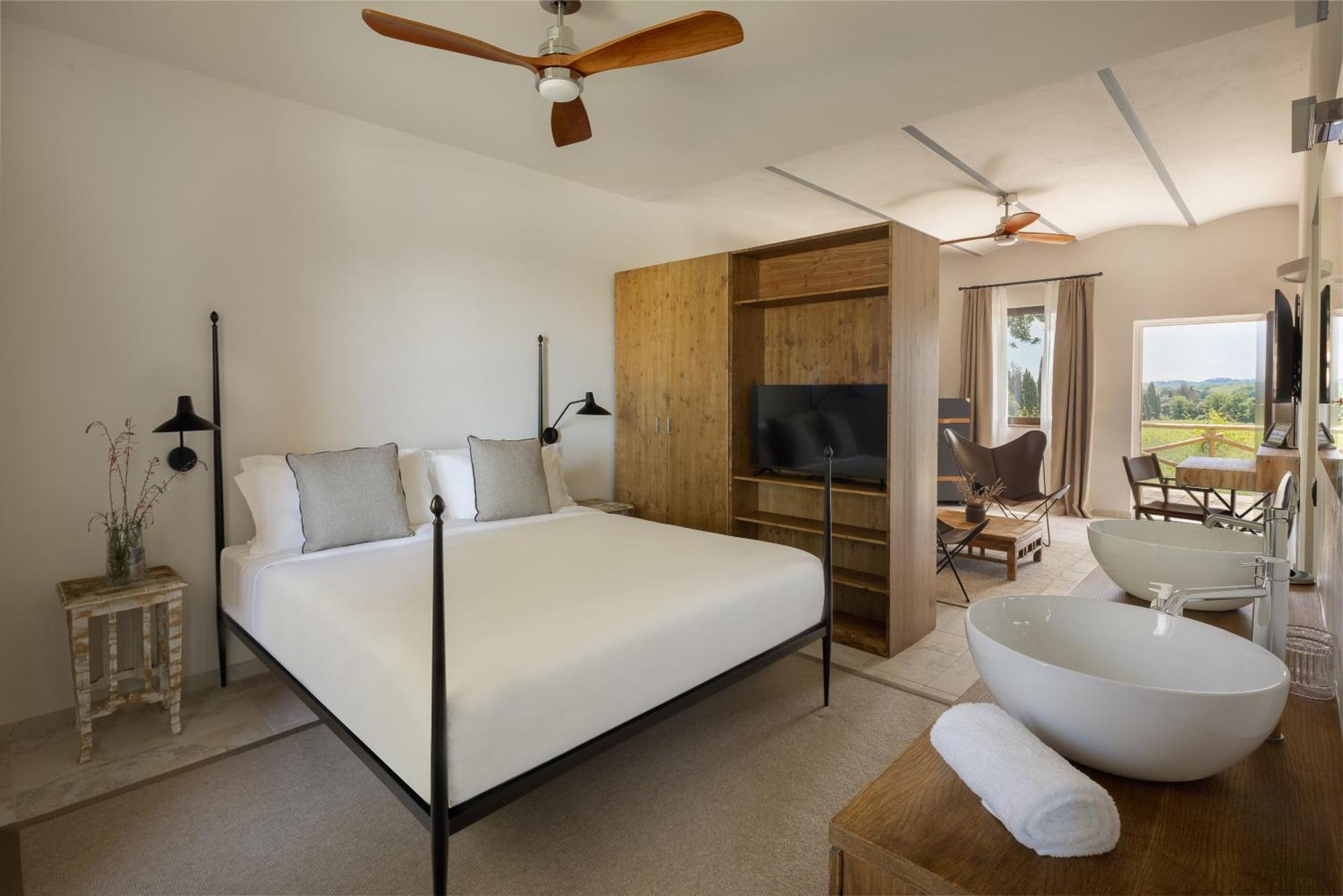 Junior Suite,1594032650:JPEG