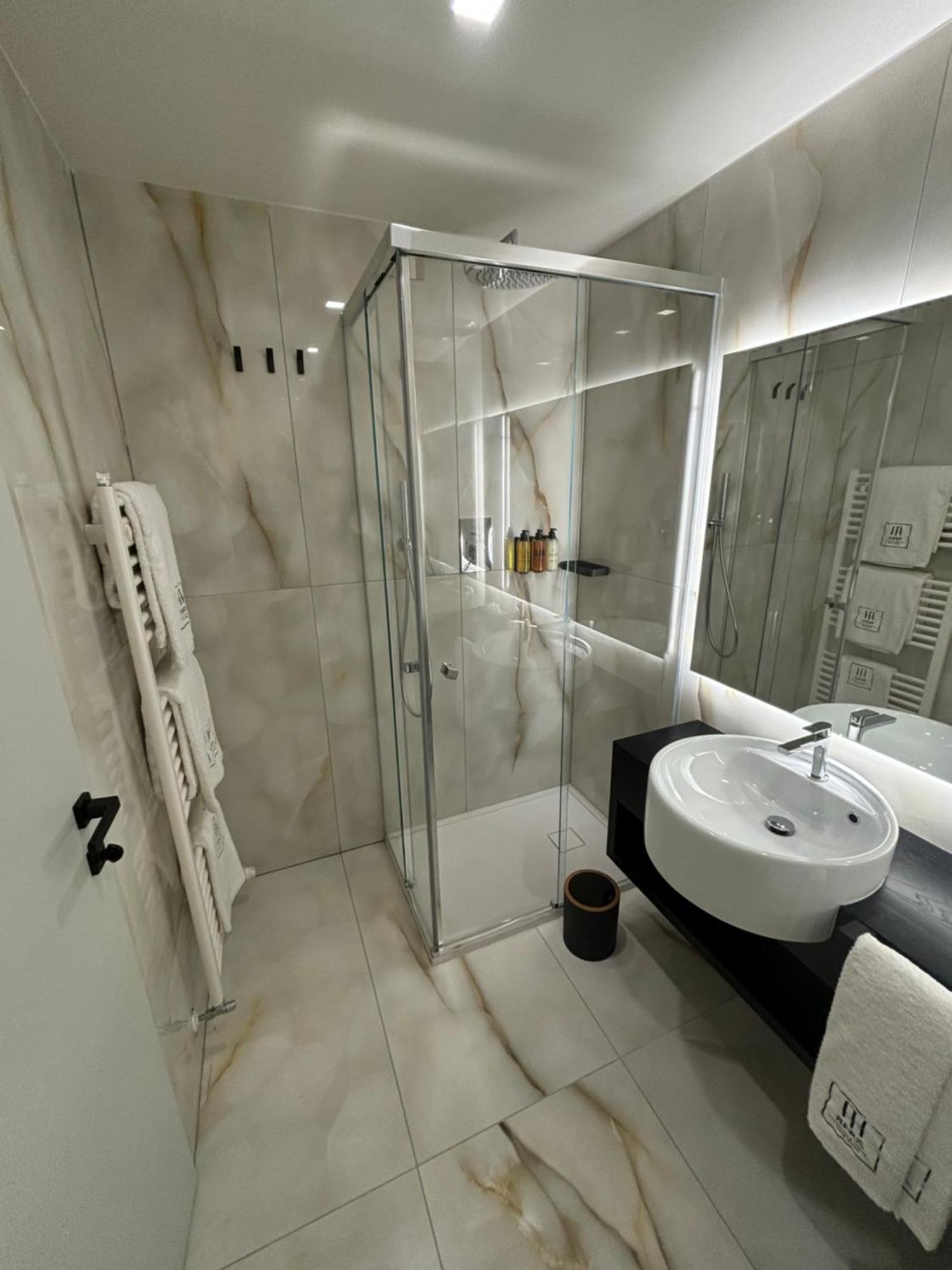 Quarto Standard com Cama de Casal ou 2 de Solteiro