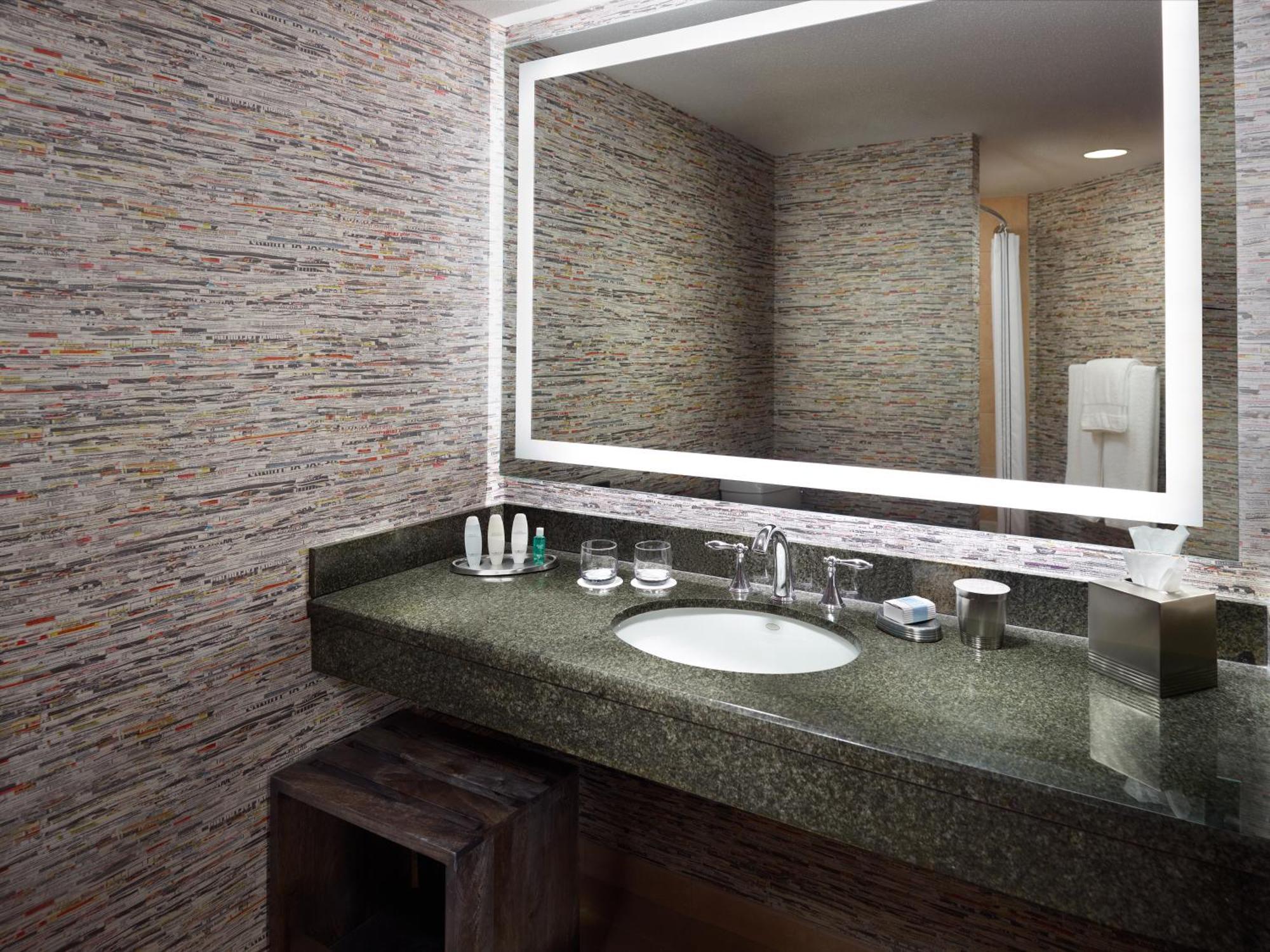 Deluxe Premium Room 2 Queen Beds