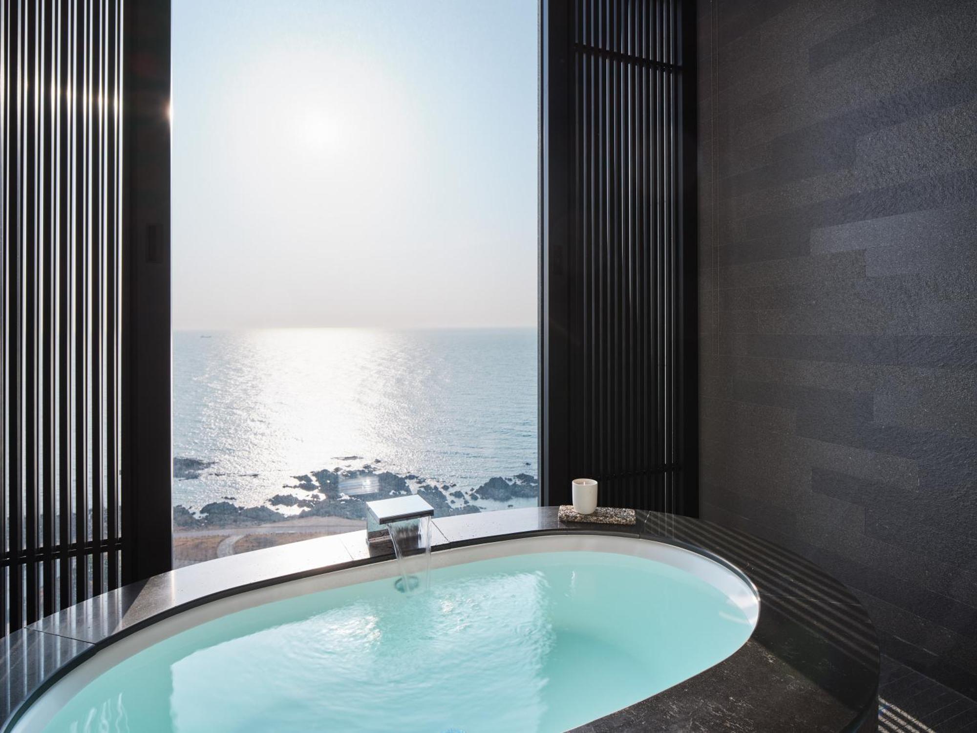 Cabin S Ocean View King Bed