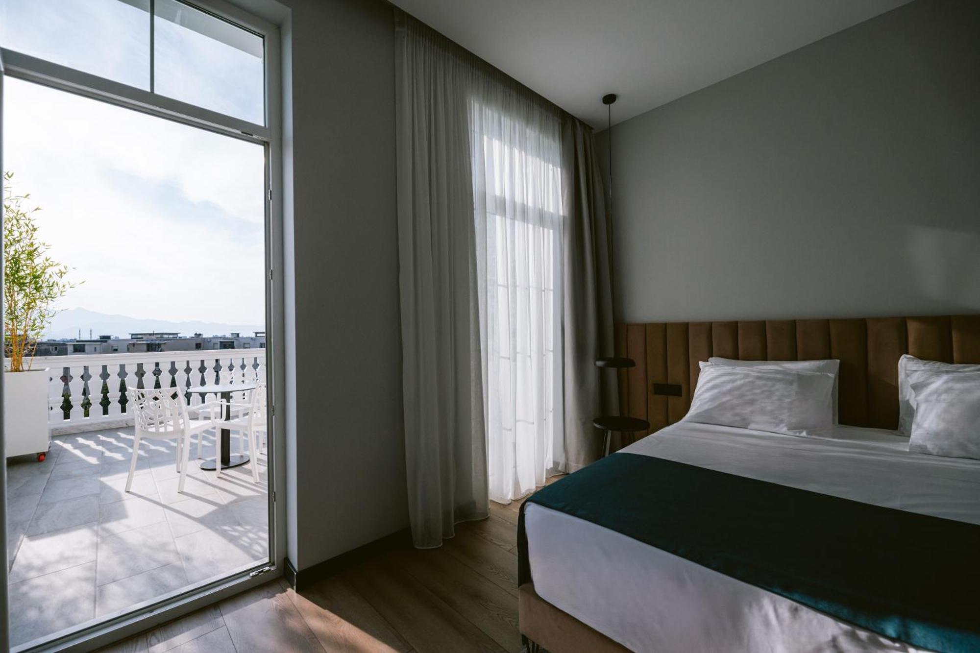Superior King Room