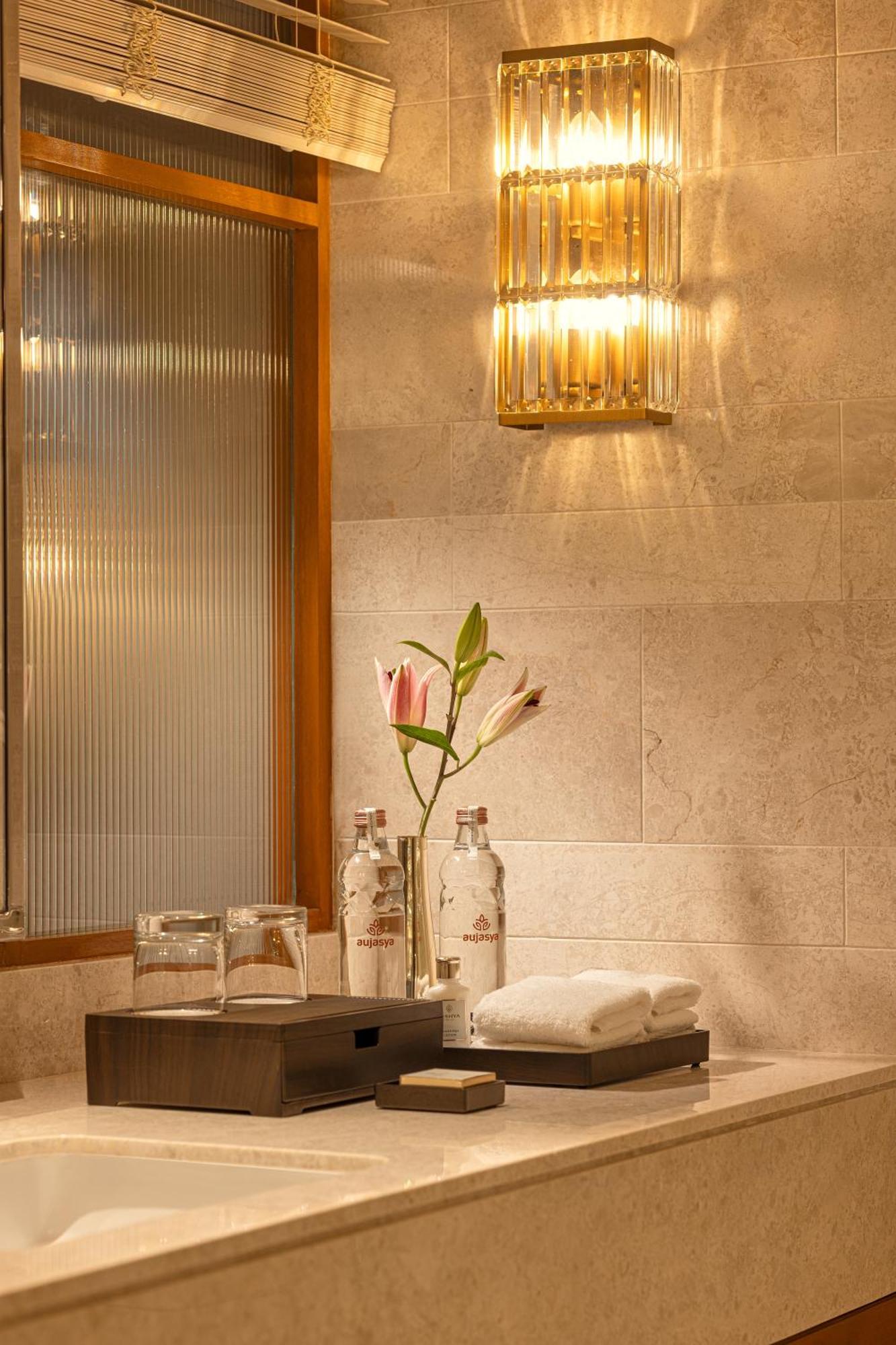 The Regent,1614331639:JPEG