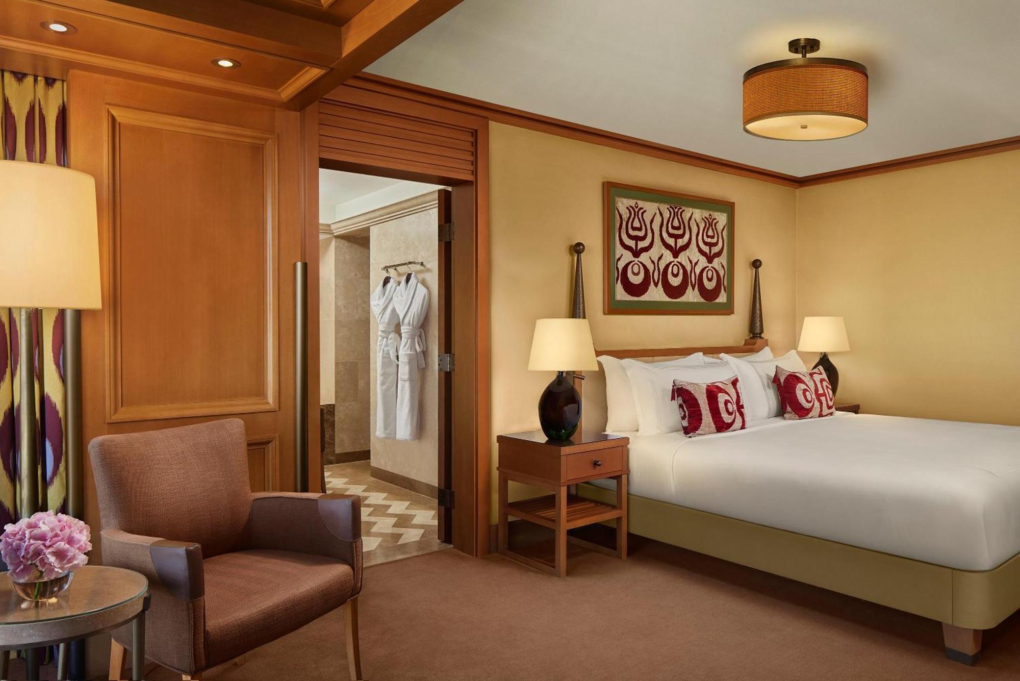 Deluxe Kamer met een Kingsize Bed en Gedeeltelijk Uitzicht op Zee