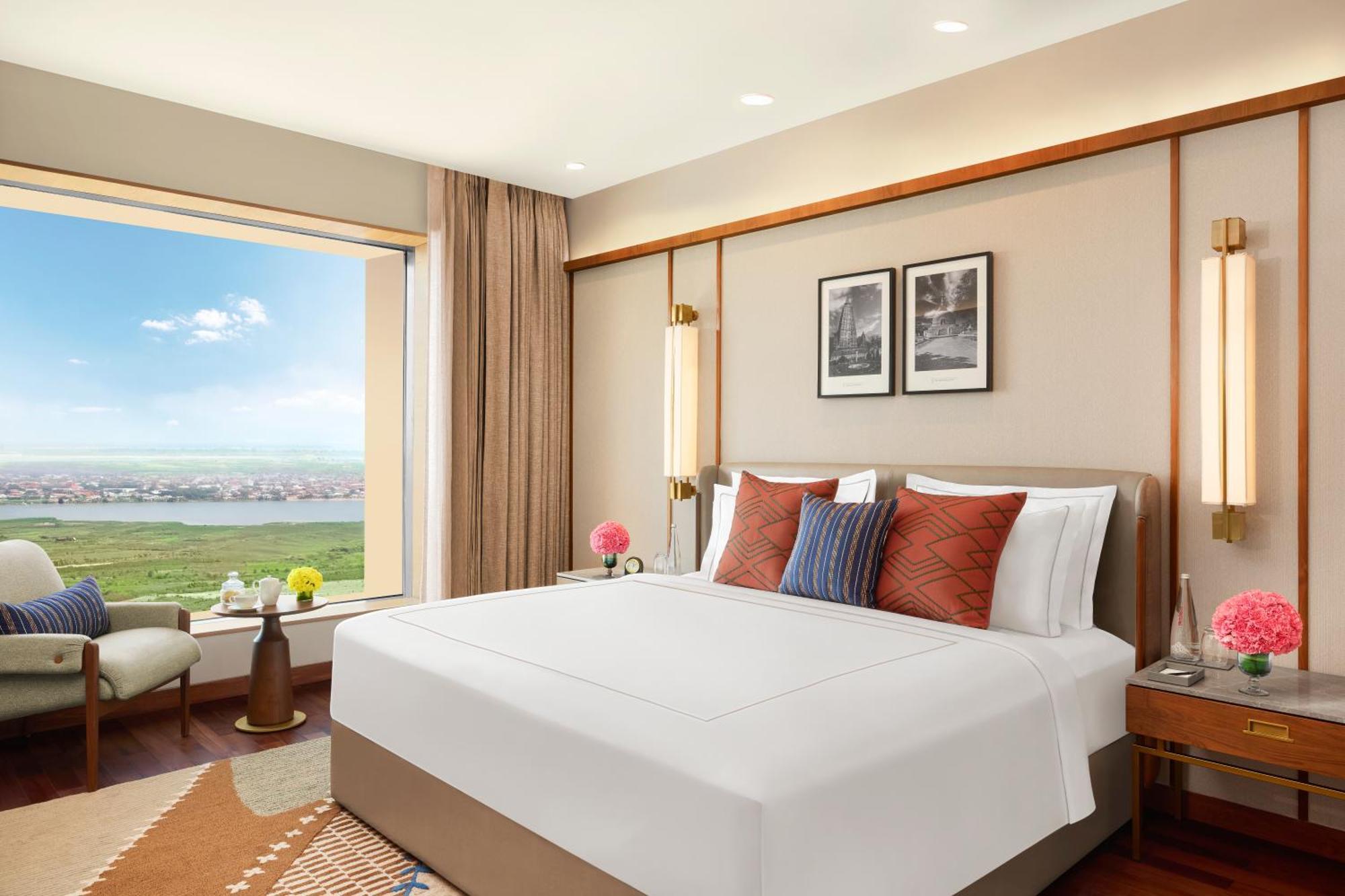 Premium Room King Bed Marine Drive View,1625467473:JPEG