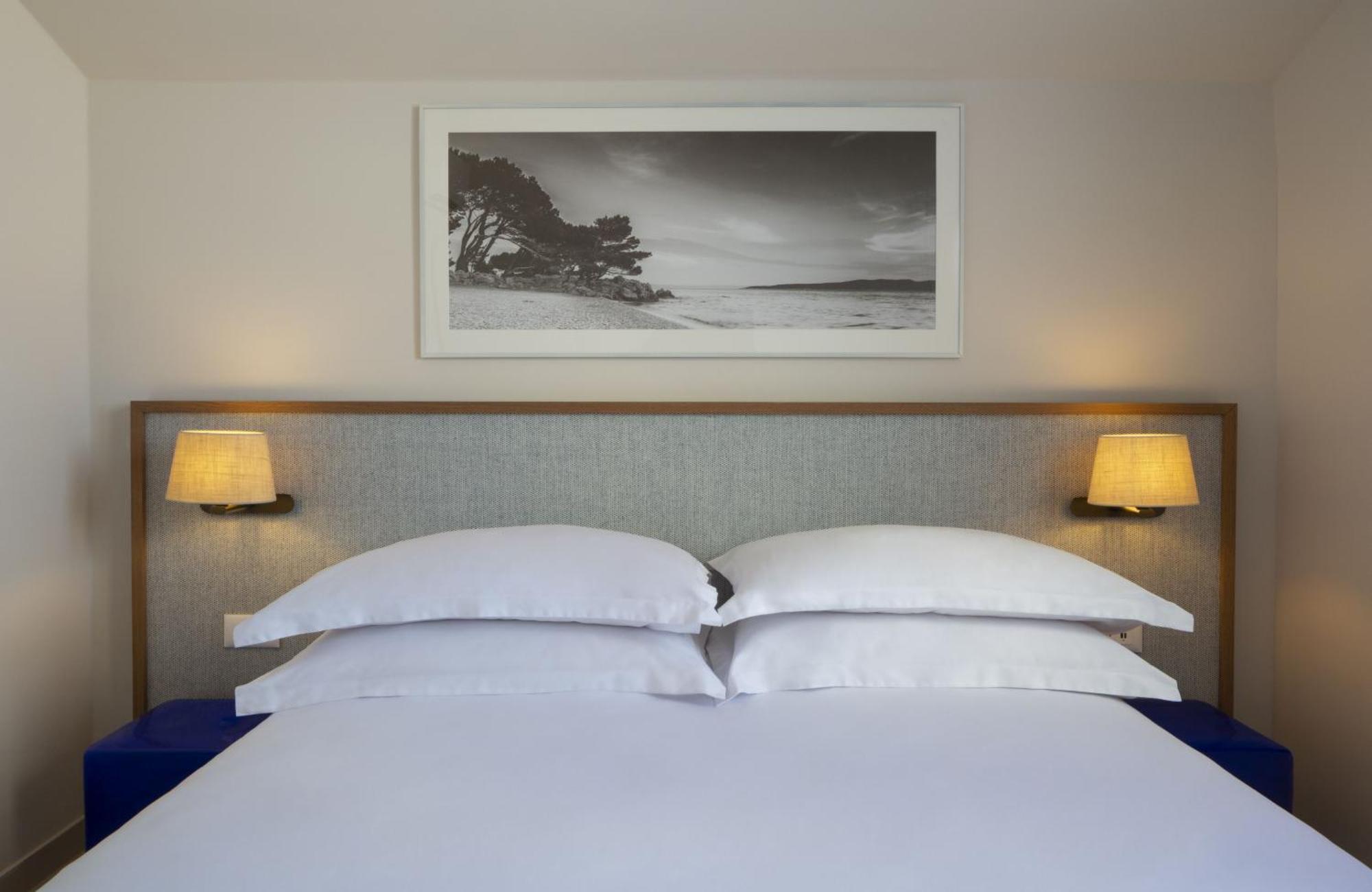 Suite Junior avec Balcon - Vue Latérale sur Mer