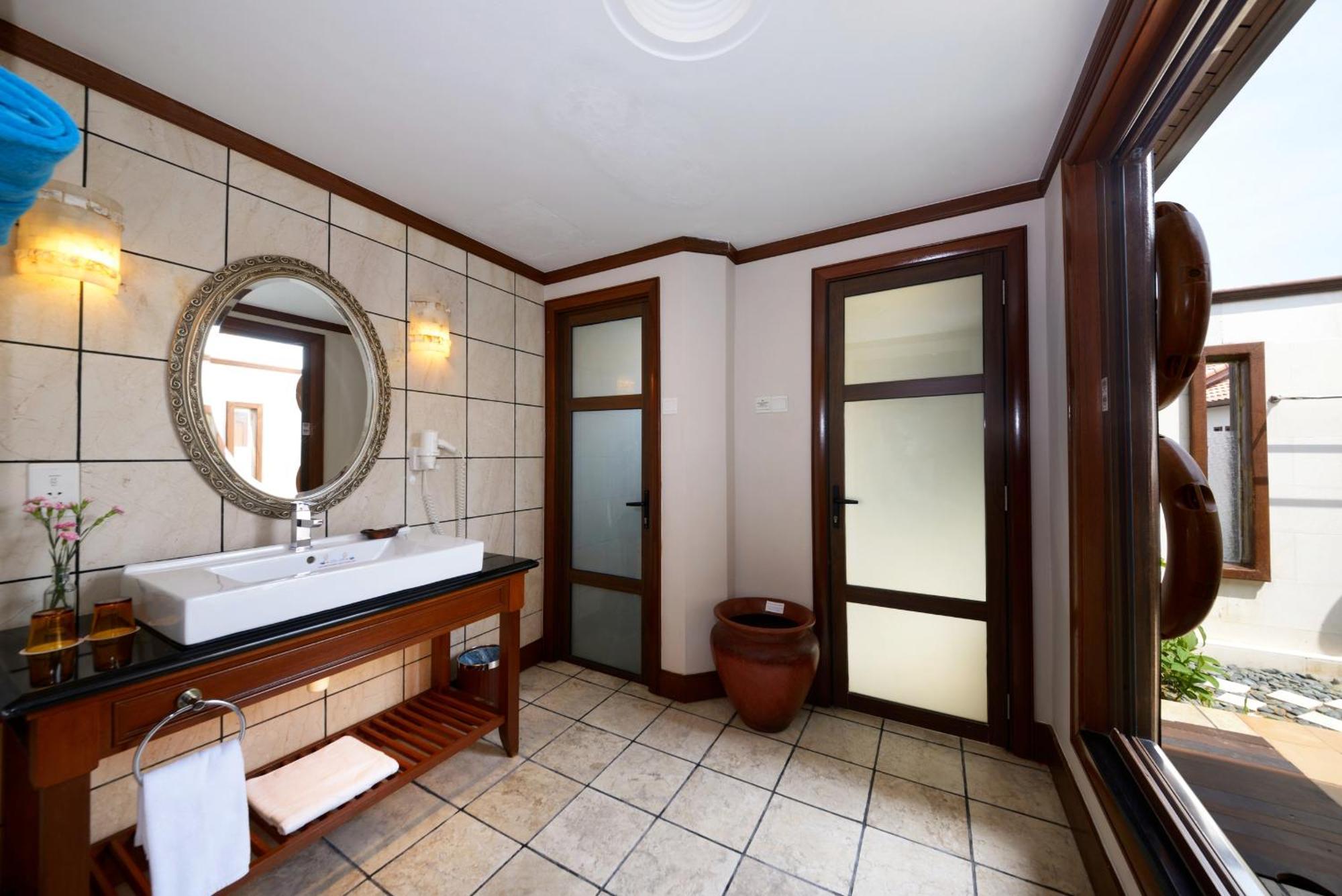 Executive Pool Villa