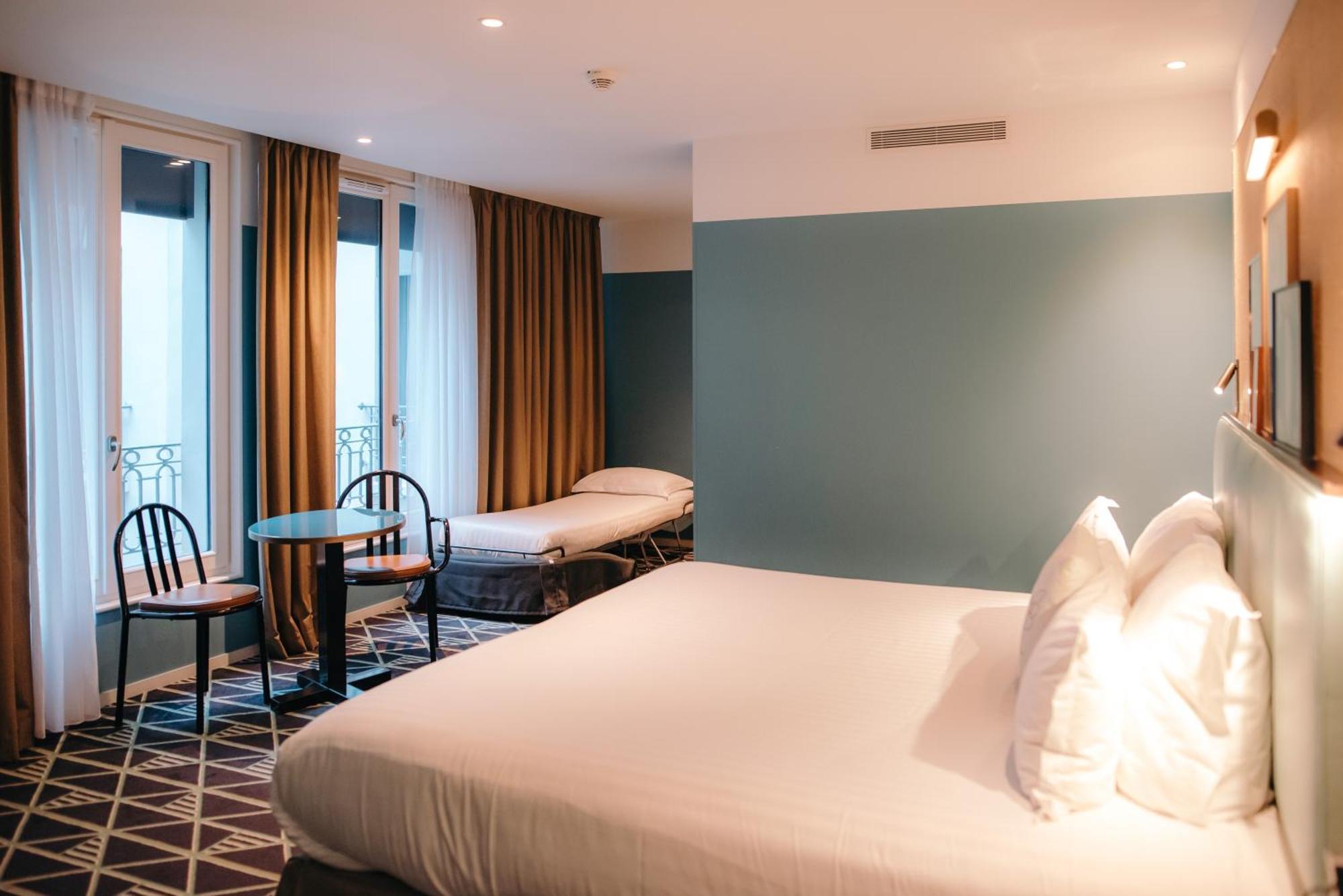 Junior Suite Pool Access