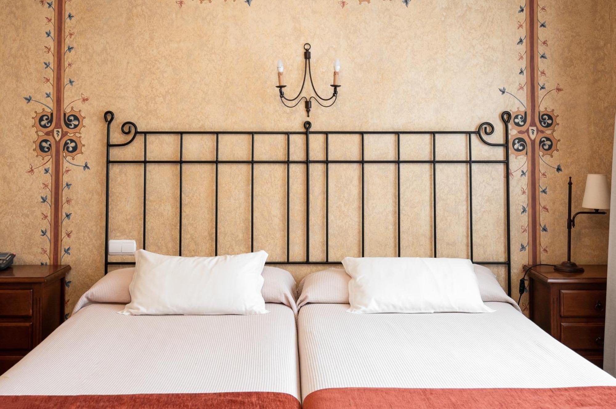 Standard Double Room,1641012525:JPEG