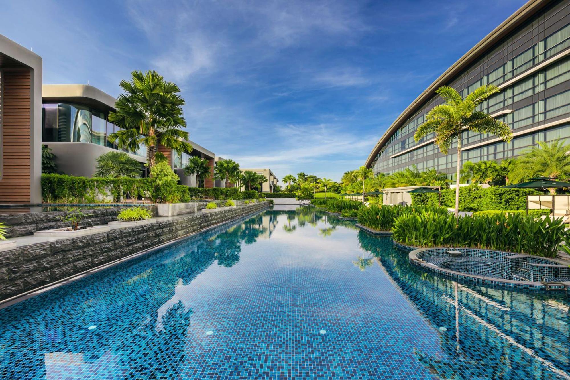 Prestige-Veranda-Suite mit Poolblick