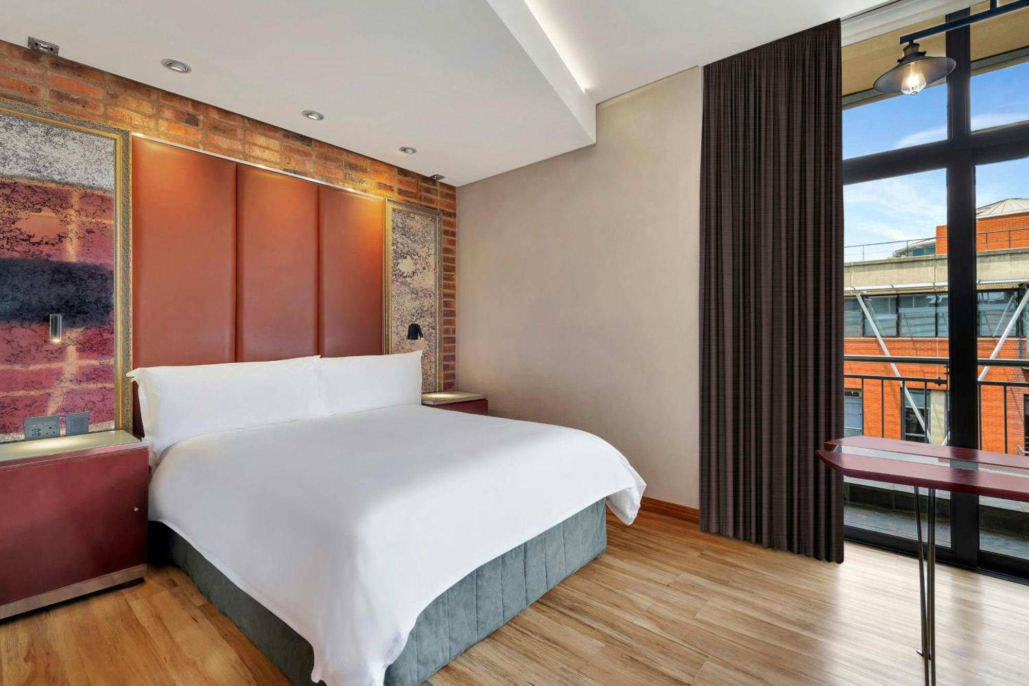 Guest Room 1 Queen