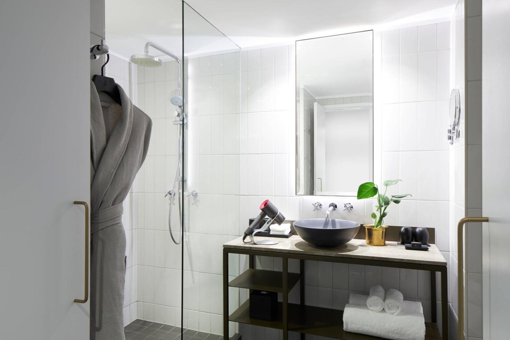Chambre avec Balconnet et 1 Lit King-Size - Vue sur Eau et Walsh Bay