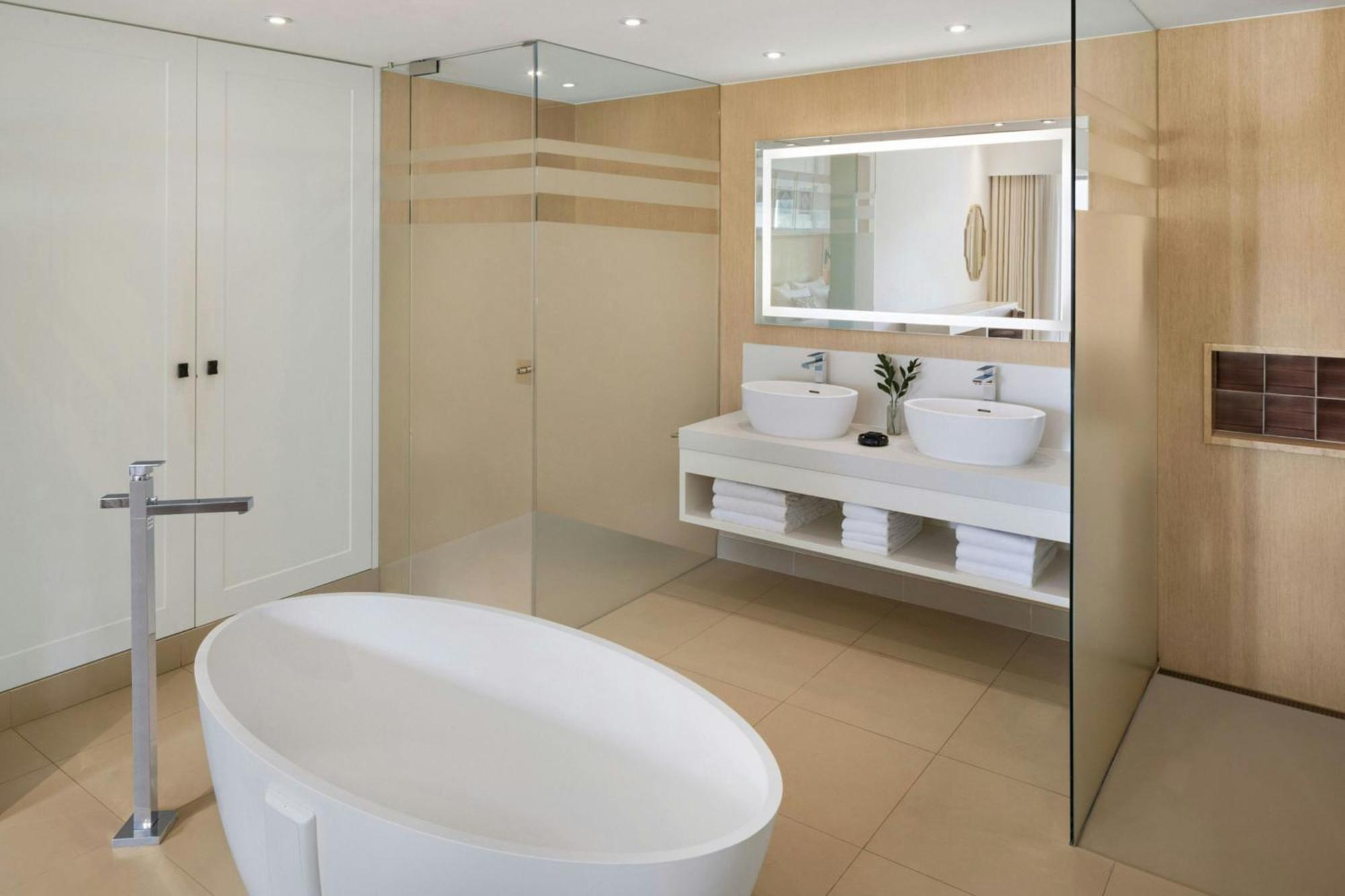 Ocean Suite met 1 Slaapkamer - Uitzicht op het Zwembad