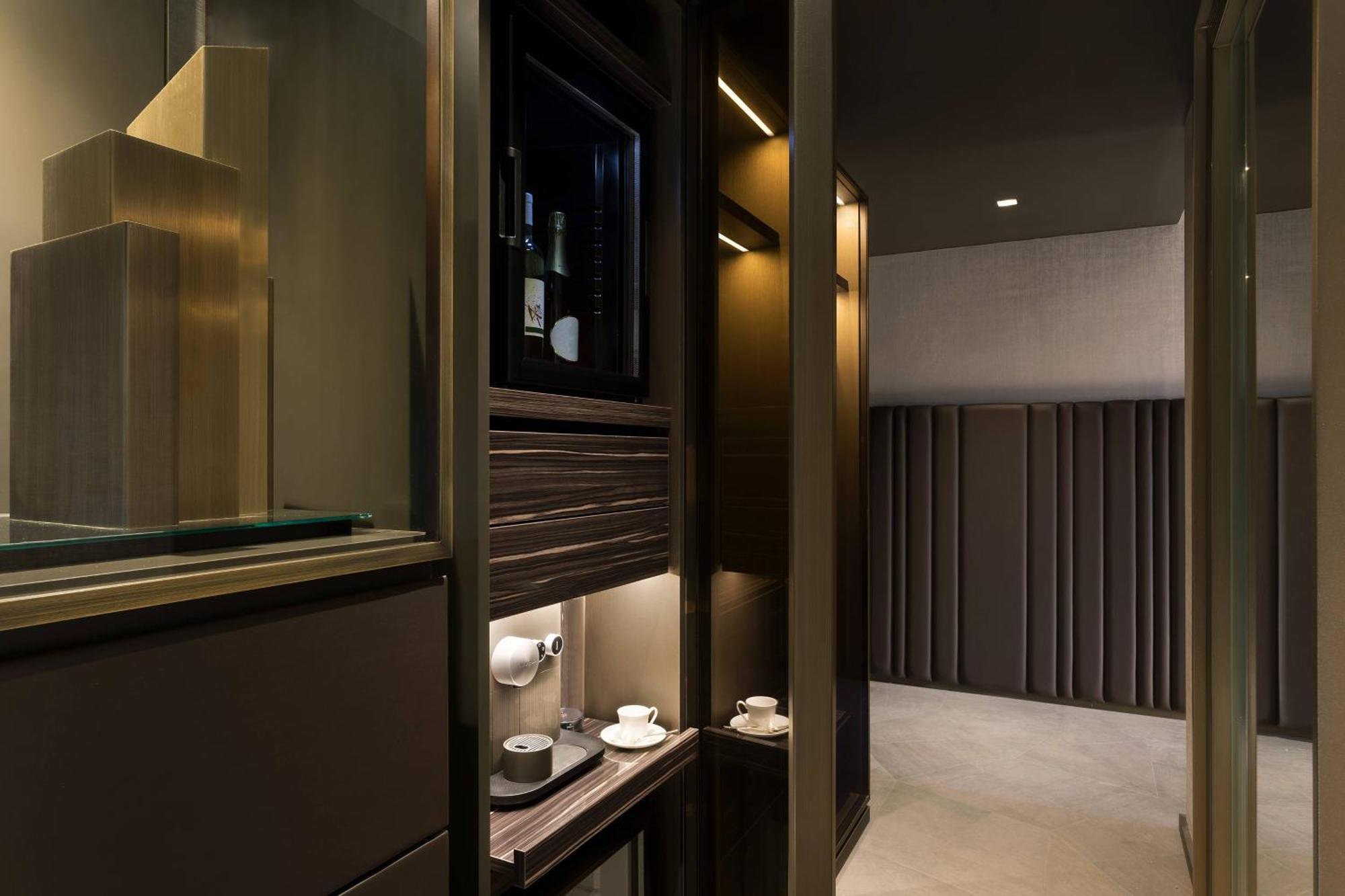 Junior Suite with King Bed
