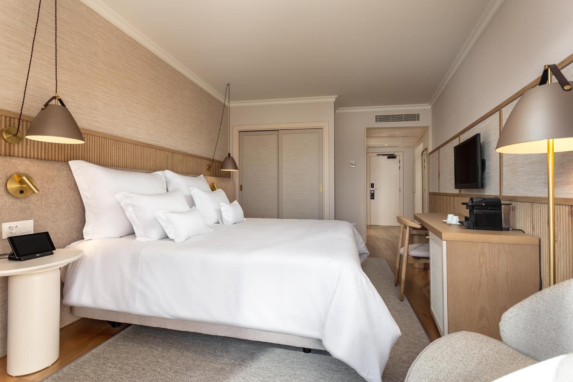 Double/Twin Room with Resort View