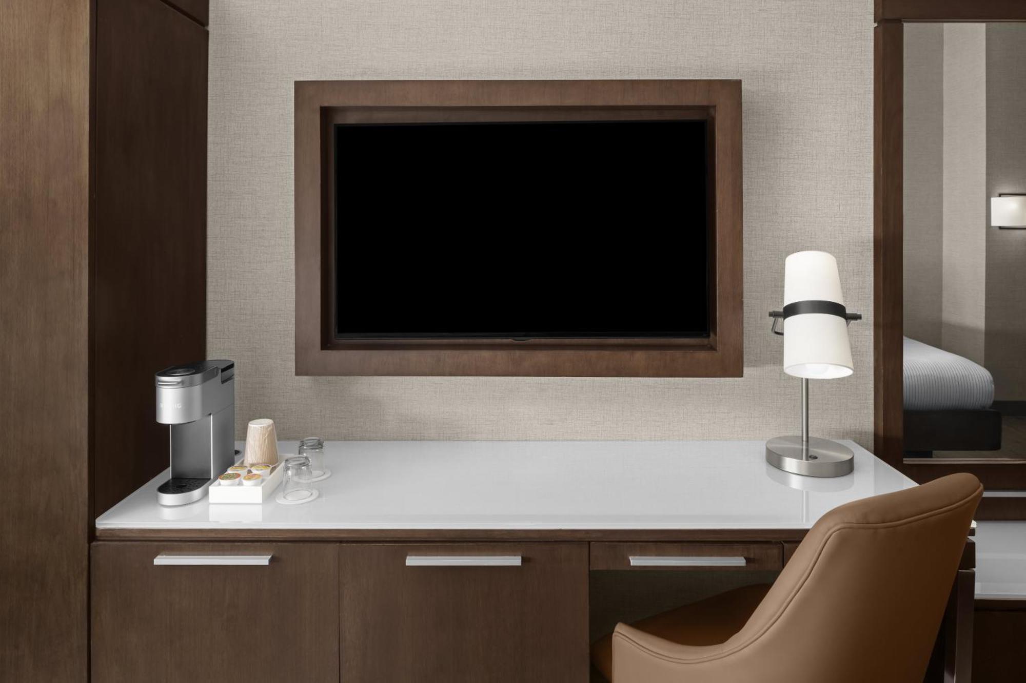 Suite Deluxe con cama extragrande y vistas a la ciudad - No fumadores