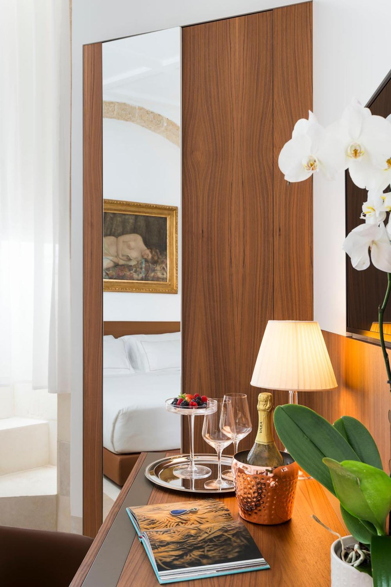 Deluxe Double Room Side Sea View