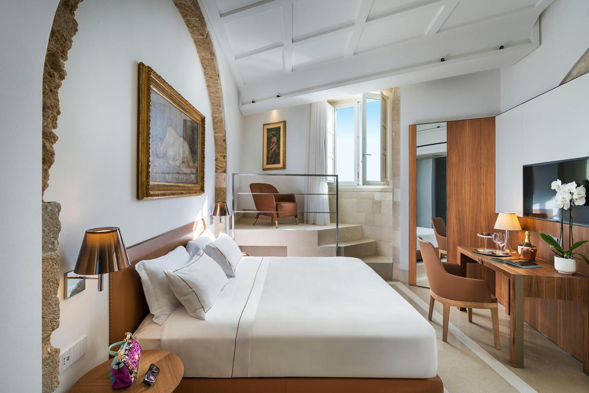 Deluxe Double Room Side Sea View
