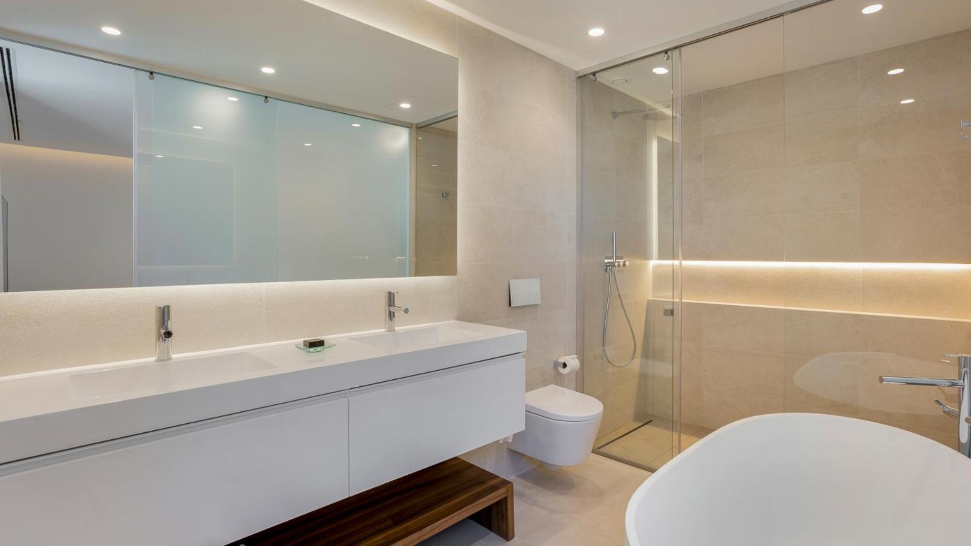 Four-Bedroom Apartment with Terrace