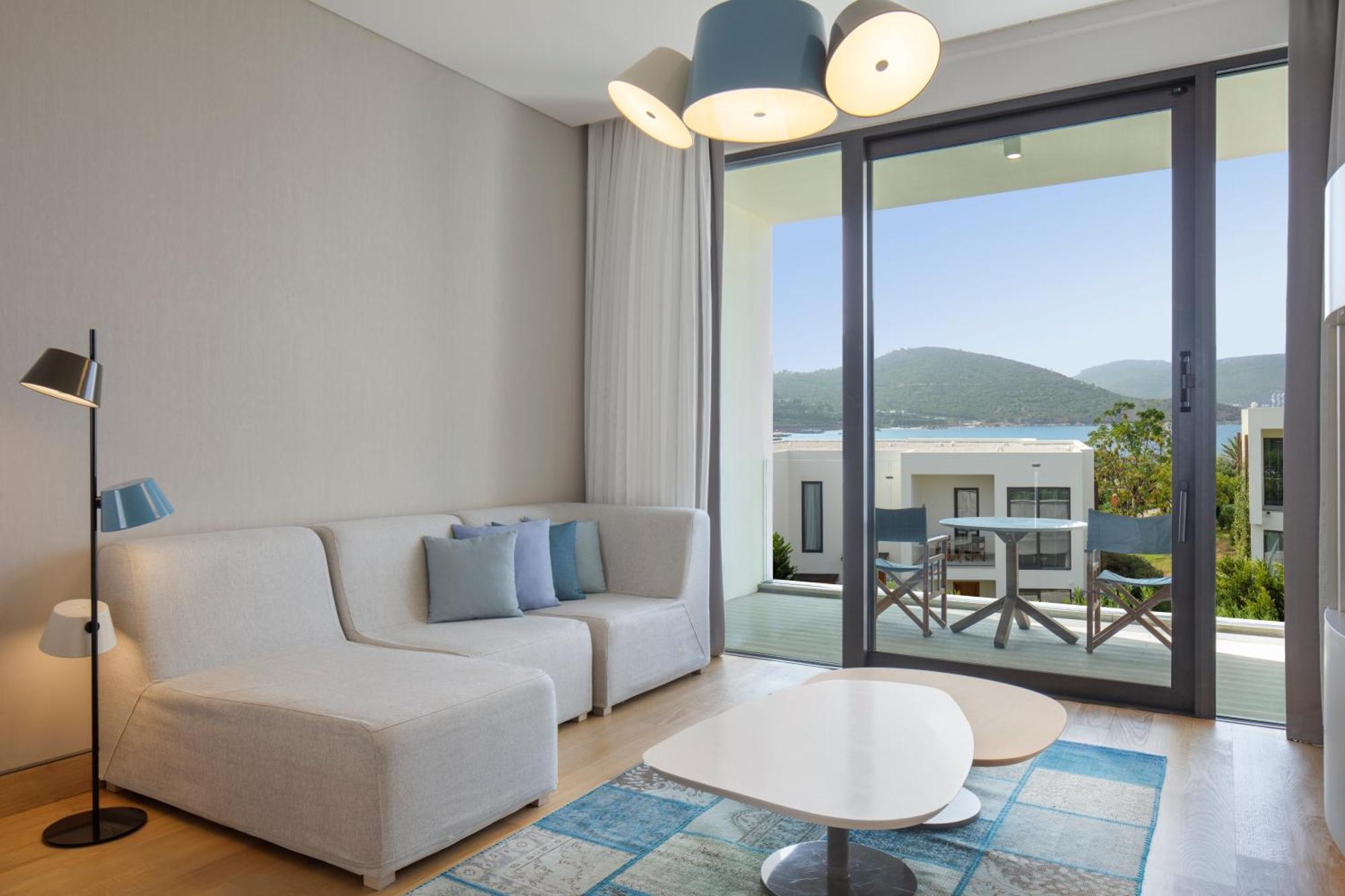 Premium King Room with Balcony and Sea View