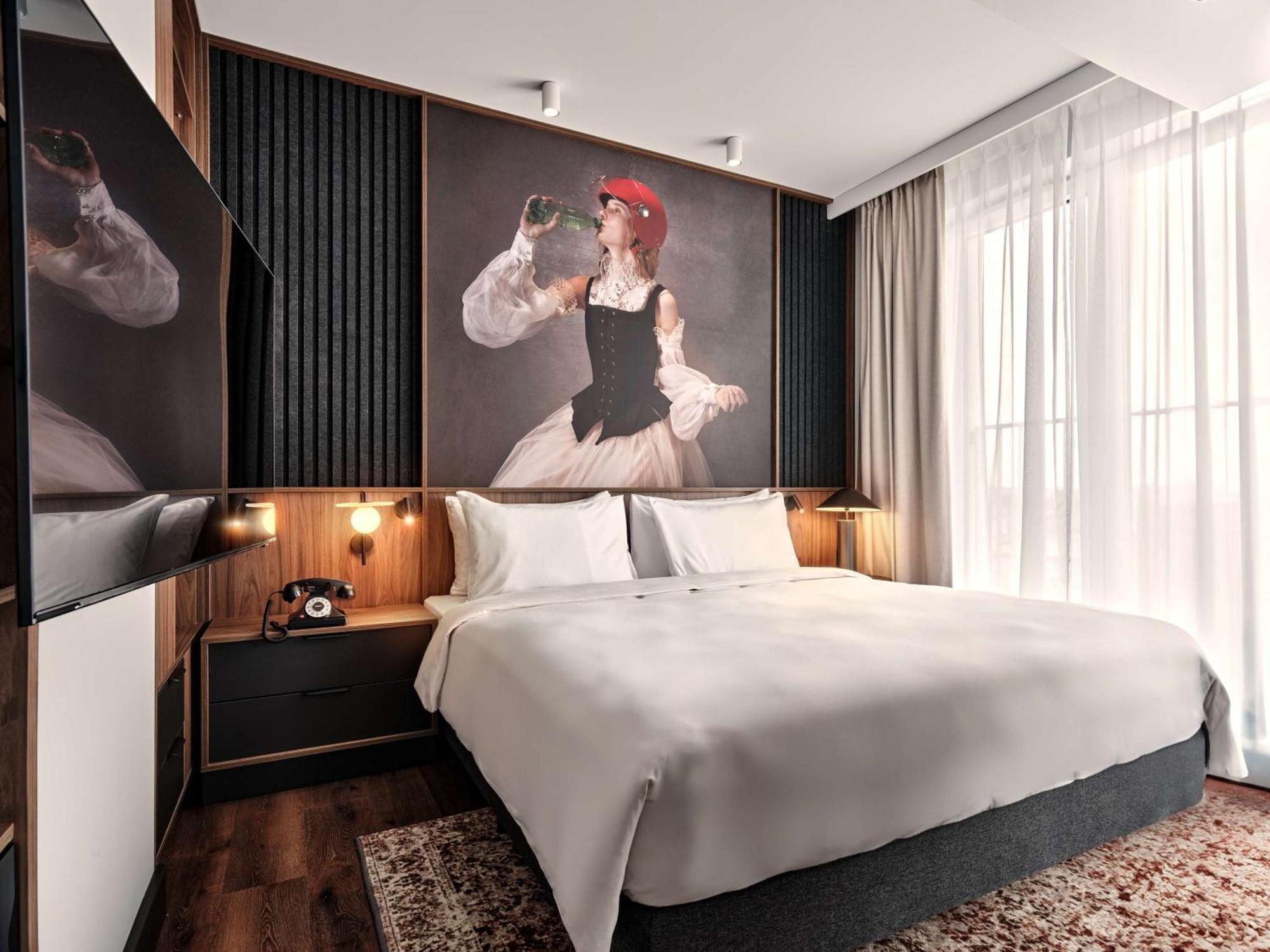 One-Bedroom Apartment with Terrace - Annex Building,1656394354:JPEG