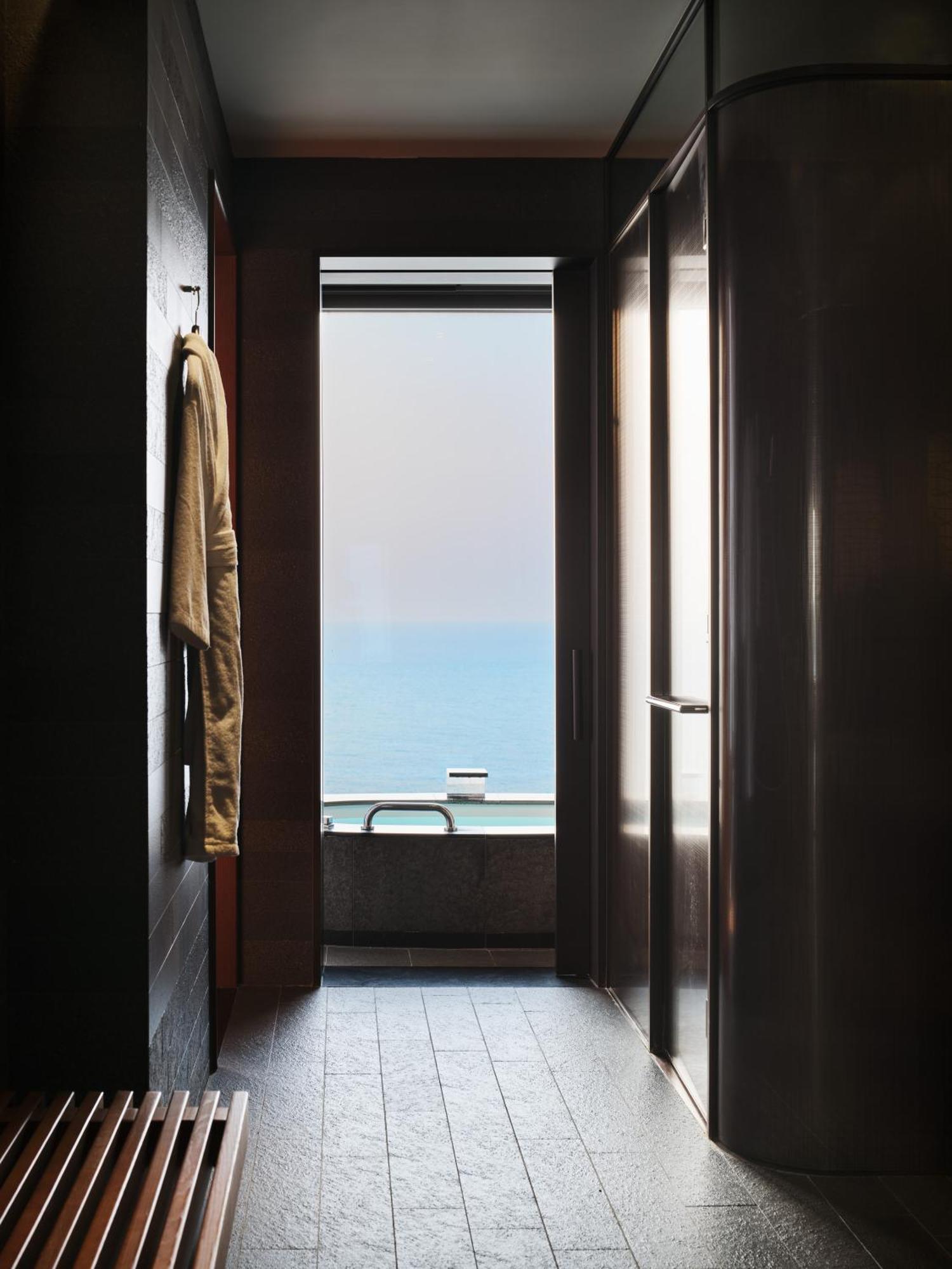 Cabin B Ocean View Twin bed