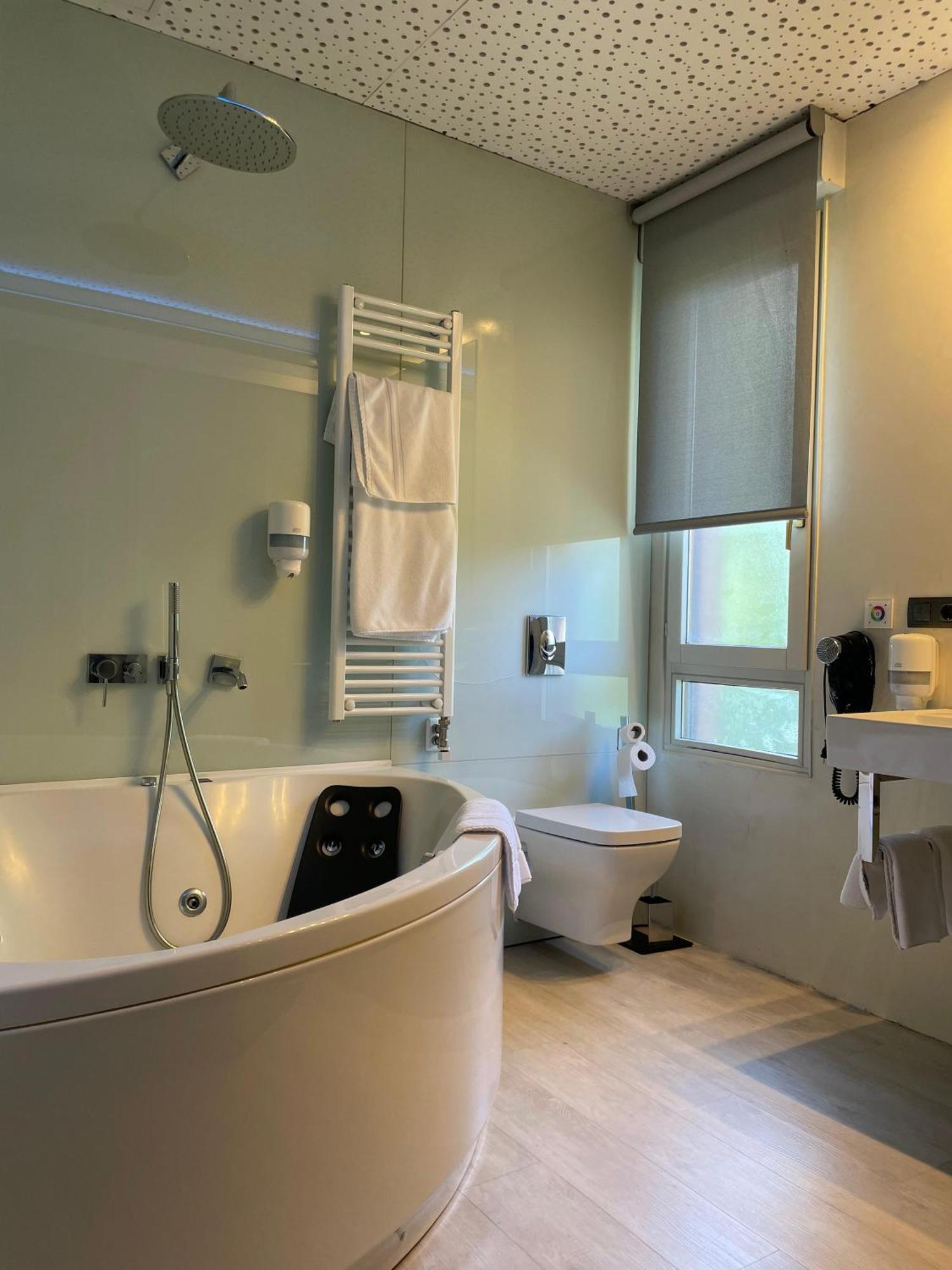 Double Room Spa Bath