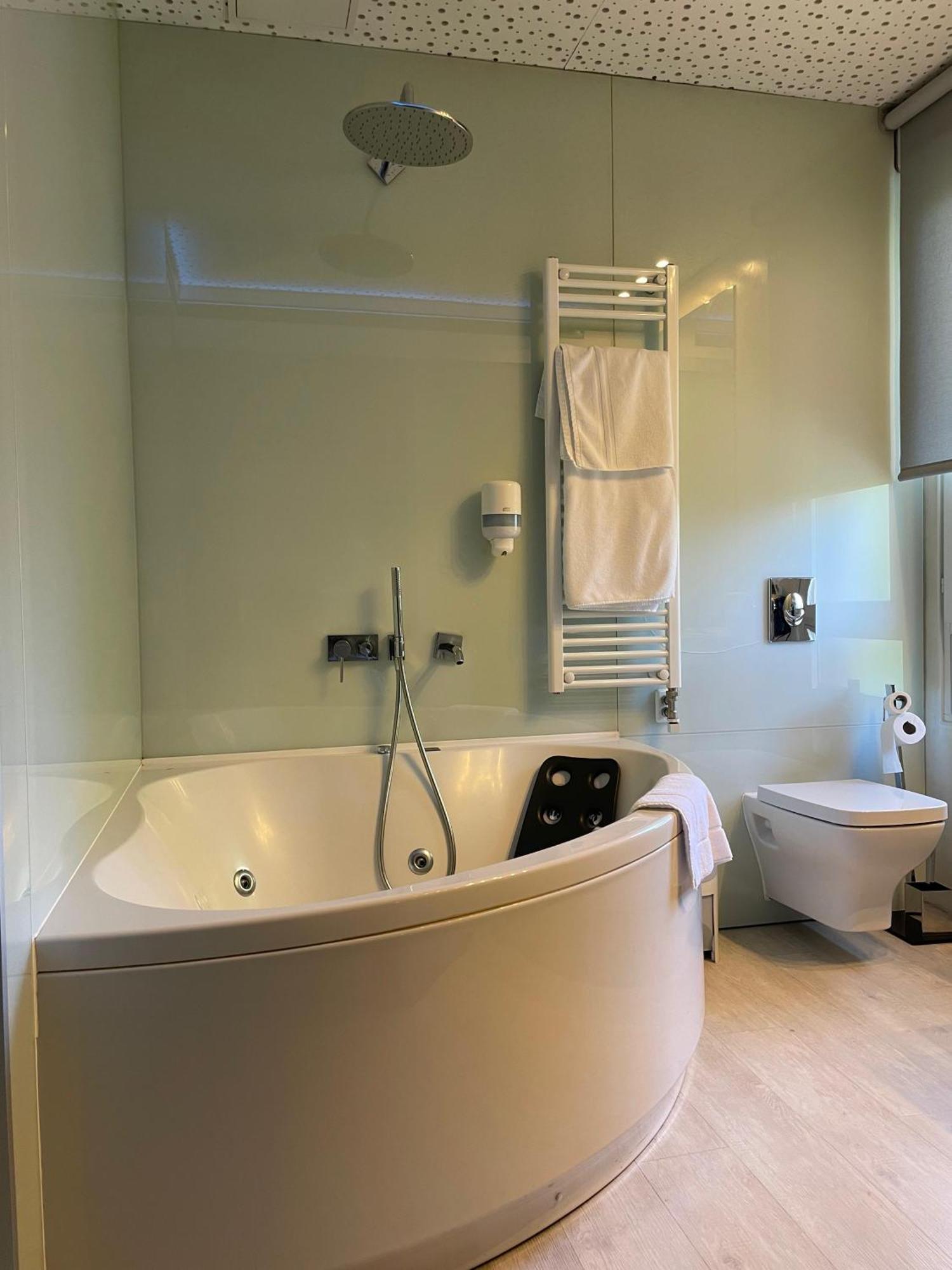 Double Room Spa Bath