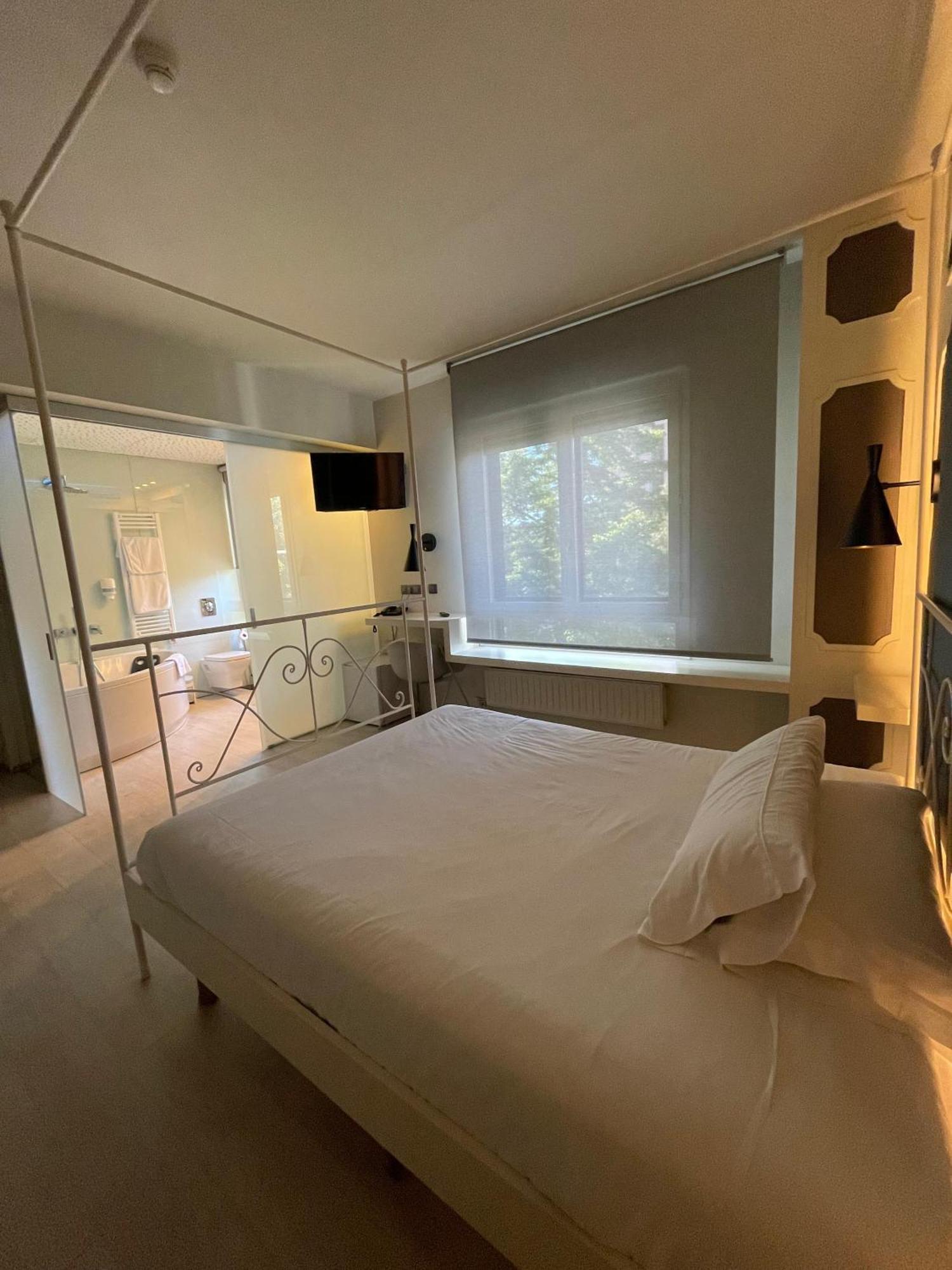Double Room Spa Bath