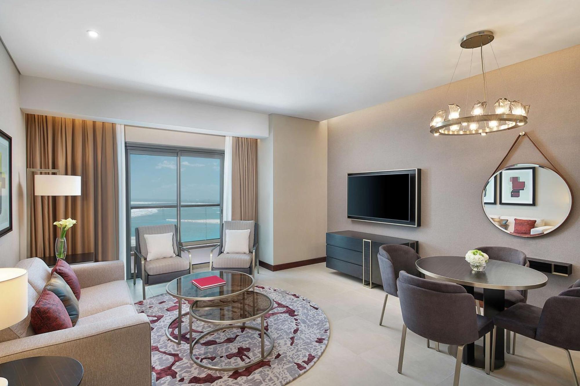 Deluxe One-Bedroom Suite Balcony Sea View