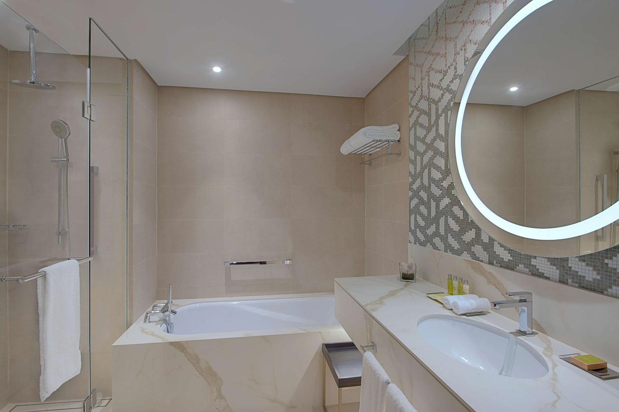 Superior One-Bedroom Suite Balcony Sea View