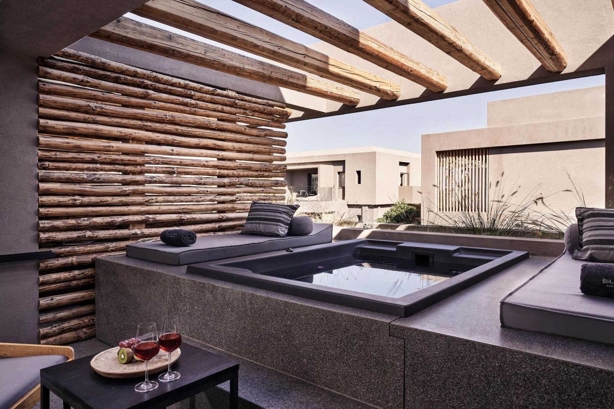 Loft Suite with Outdoor Jacuzzi