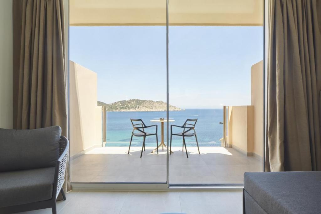 Inspire Family Room with Sea View