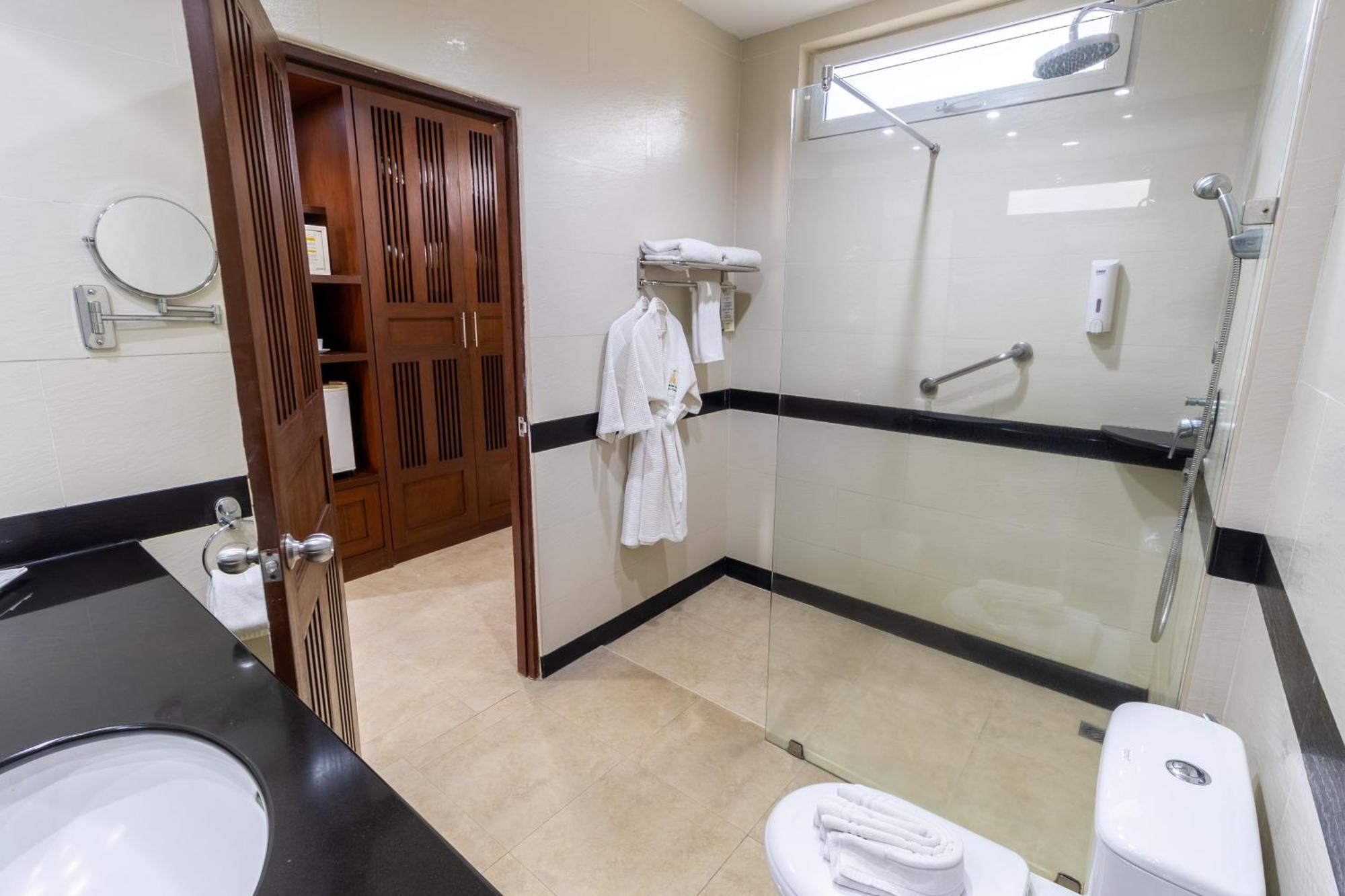 One Bedroom Apartment Pool Access Twin Bed,1698983439:JPEG