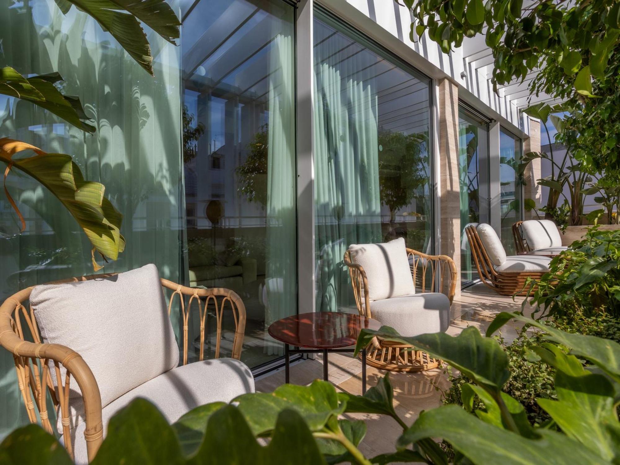 Contemporary Suite Balcony