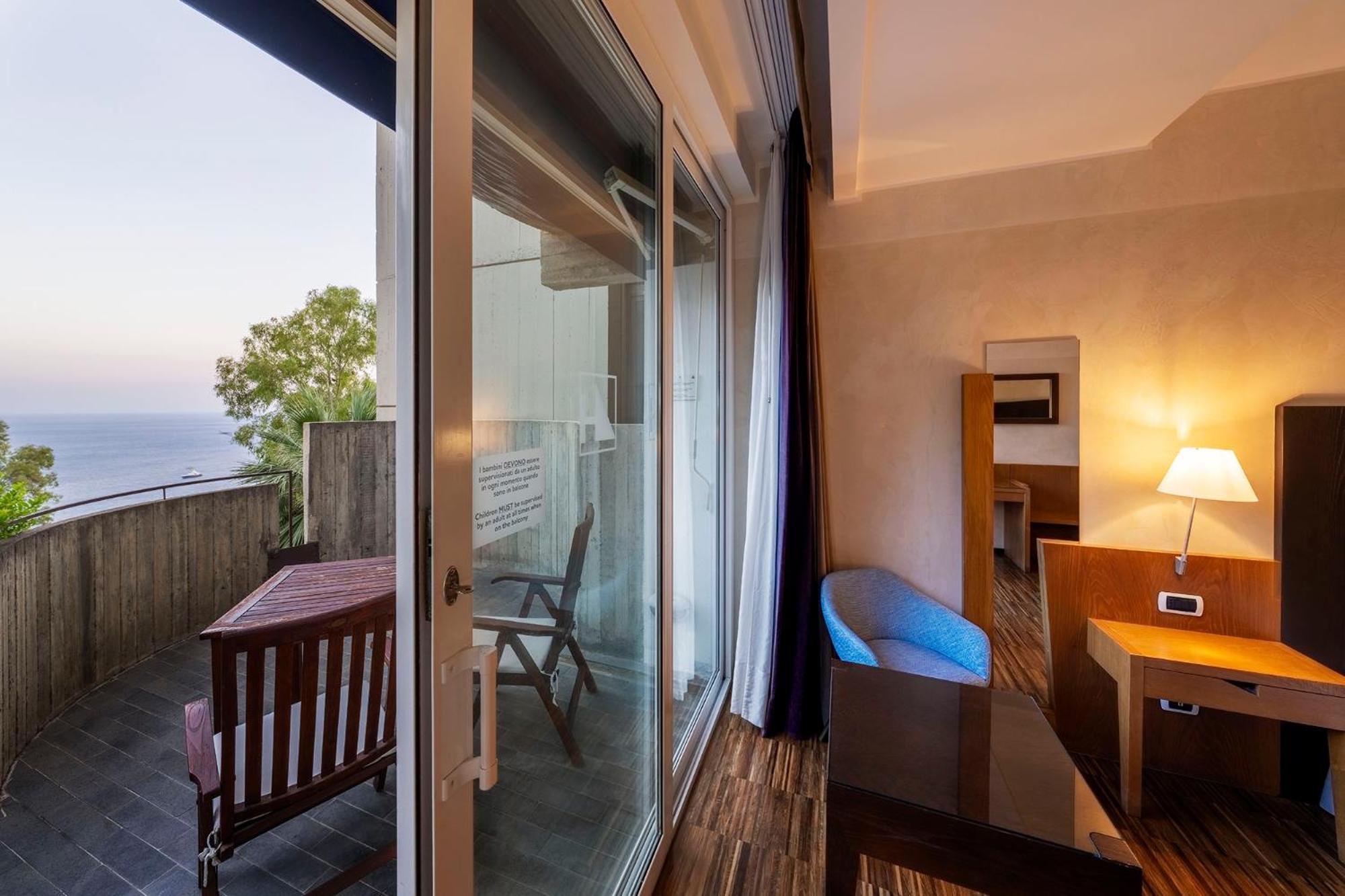 Double or Twin Room Balcony Sea View Extra Bed,1706782388:JPEG