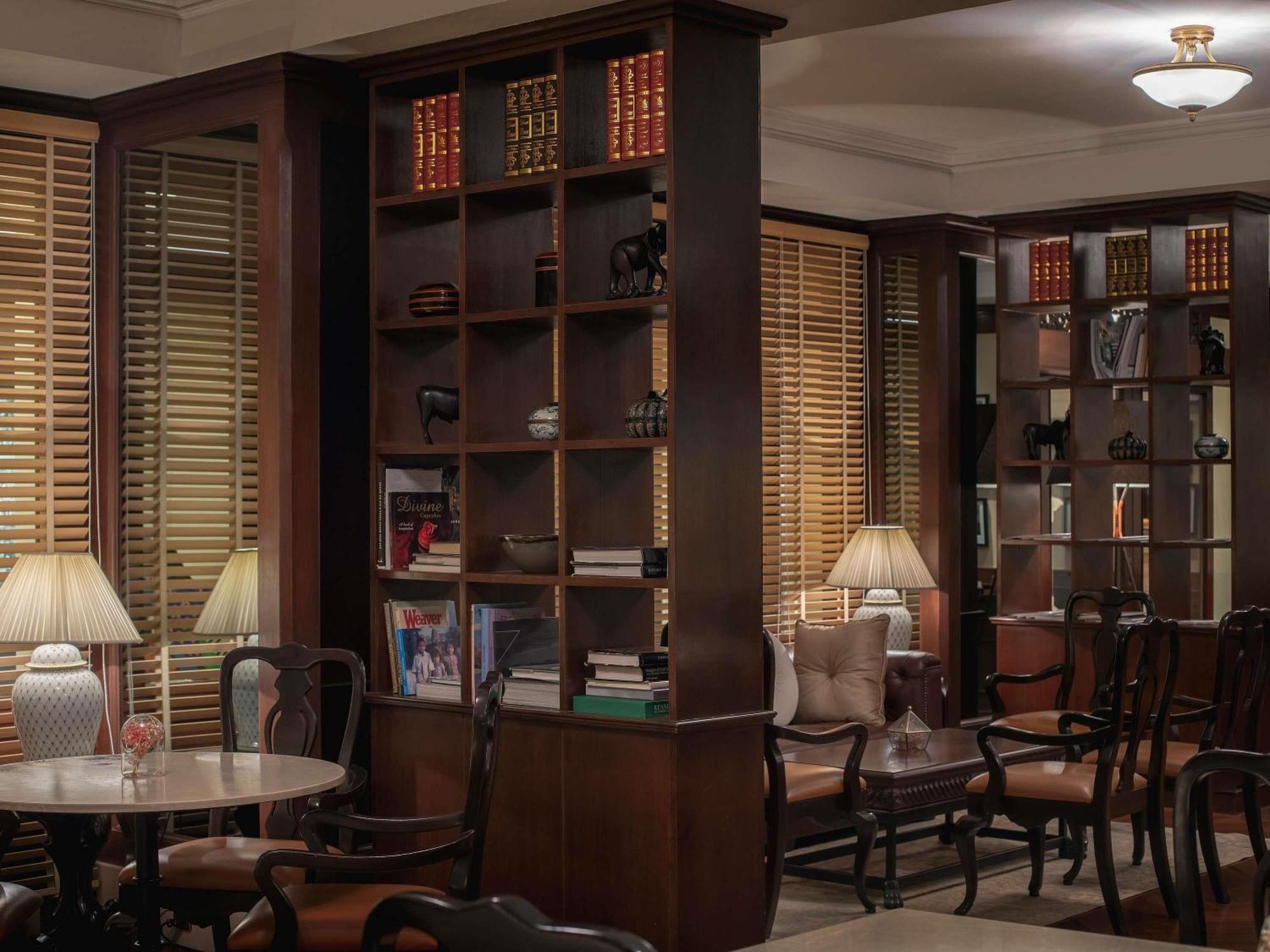 Junior King Suite with Club Access
