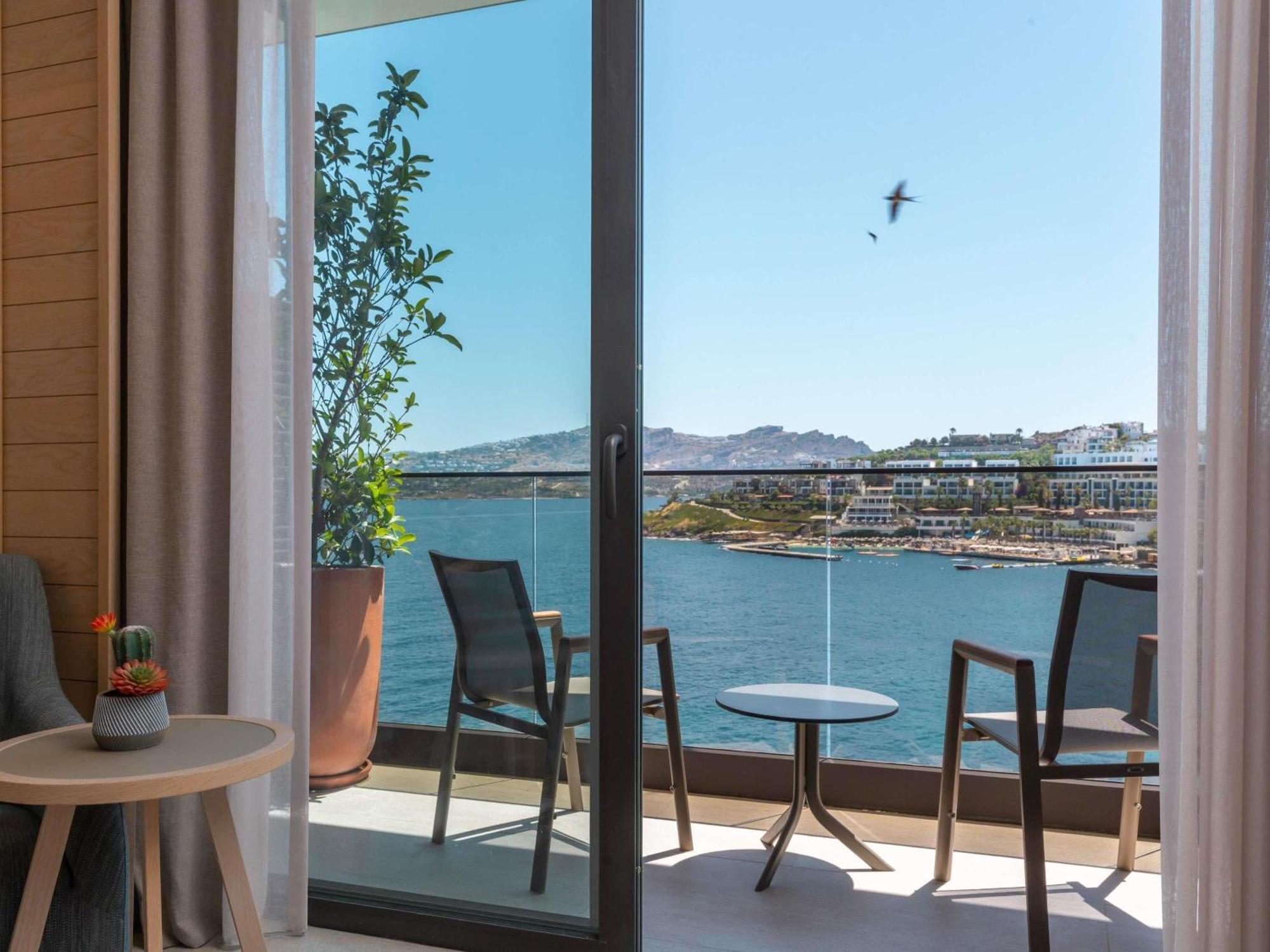 Deluxe King Room with Sea View,1718513963:JPEG