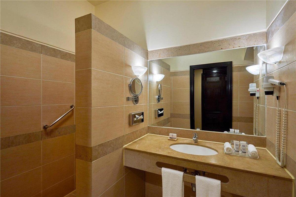 Hébergement Supérieur Deluxe Lit Queen-Size ou Lits Jumeaux - Vue sur Jardin